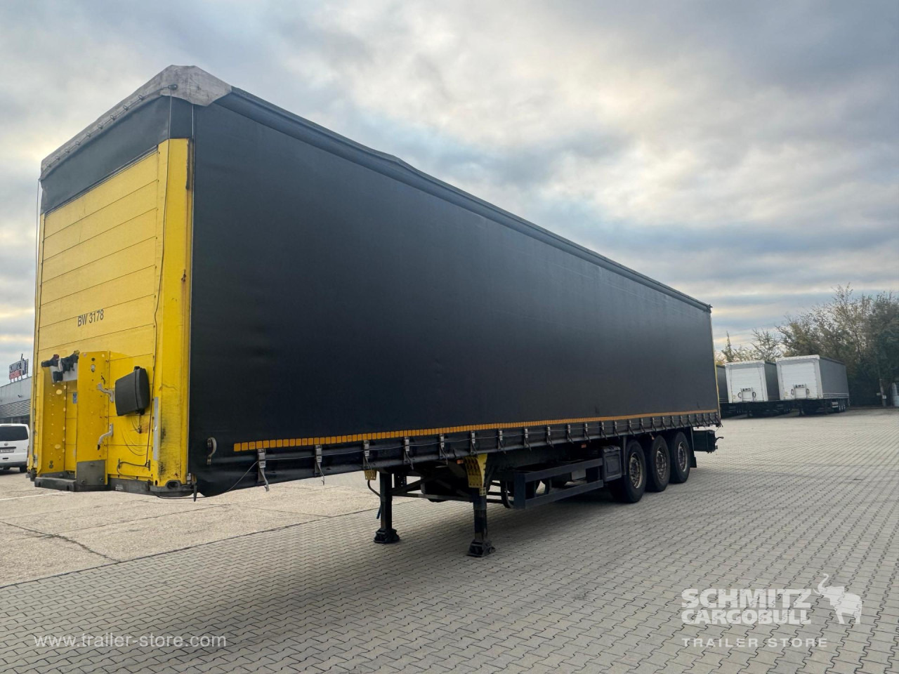 SCHMITZ Curtainsider Standard - Plachtový náves: obrázok 4 SCHMITZ Curtainsider Standard - Plachtový náves: obrázok 4