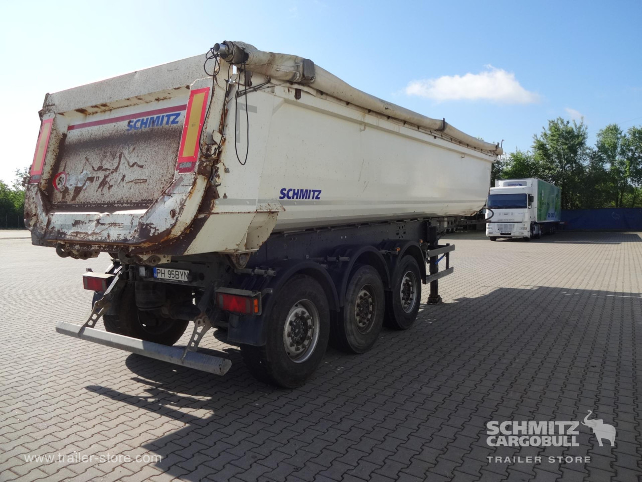 SCHMITZ Tipper Steel half pipe body 28m³ - Náves sklápěcí: obrázok 2 SCHMITZ Tipper Steel half pipe body 28m³ - Náves sklápěcí: obrázok 2