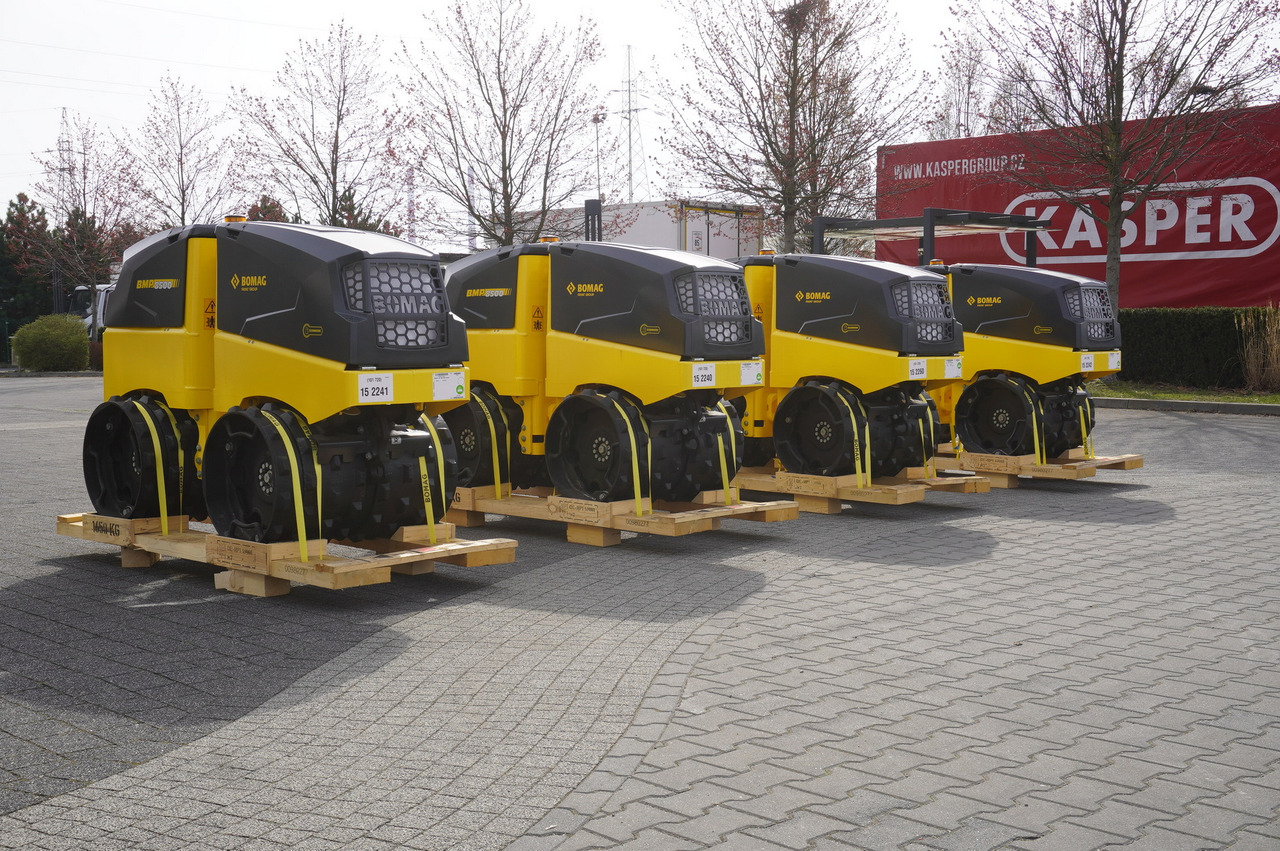 BOMAG BMP 8500 brand-new trench roller / Remote Control / 4 units - Minivalec: obrázok 3 BOMAG BMP 8500 brand-new trench roller / Remote Control / 4 units - Minivalec: obrázok 3