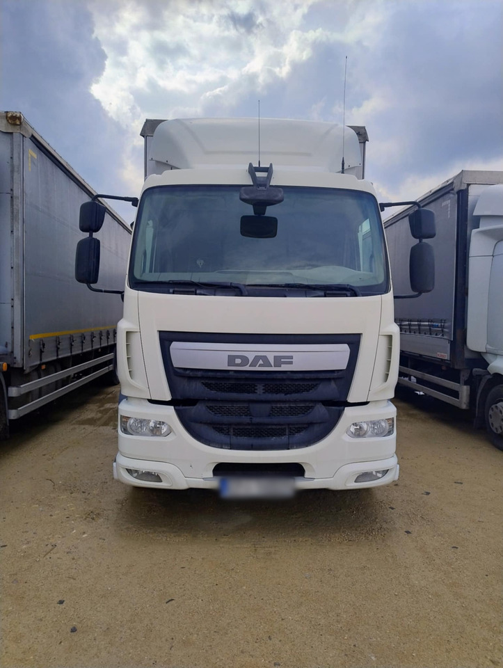 DAF LF 250 / Curtainsider 18 EPAL / sleeping cab - Plachtové nákladné vozidlo: obrázok 2 DAF LF 250 / Curtainsider 18 EPAL / sleeping cab - Plachtové nákladné vozidlo: obrázok 2