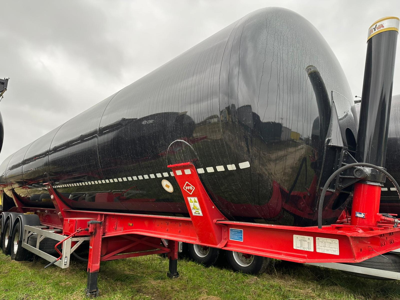 FELDBINDER 334C 15 A-1-1-40 Silo tank / 66 m3 / 2022 / 20 units - Silocisterna: obrázok 3 FELDBINDER 334C 15 A-1-1-40 Silo tank / 66 m3 / 2022 / 20 units - Silocisterna: obrázok 3