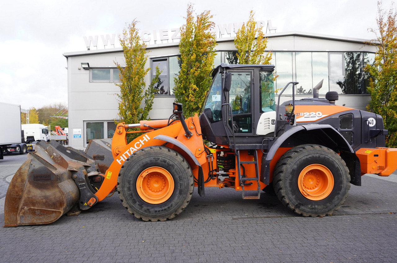 HITACHI ZW220 articulated loader / 2 buckets - Kolesový nakladač: obrázok 3 HITACHI ZW220 articulated loader / 2 buckets - Kolesový nakladač: obrázok 3