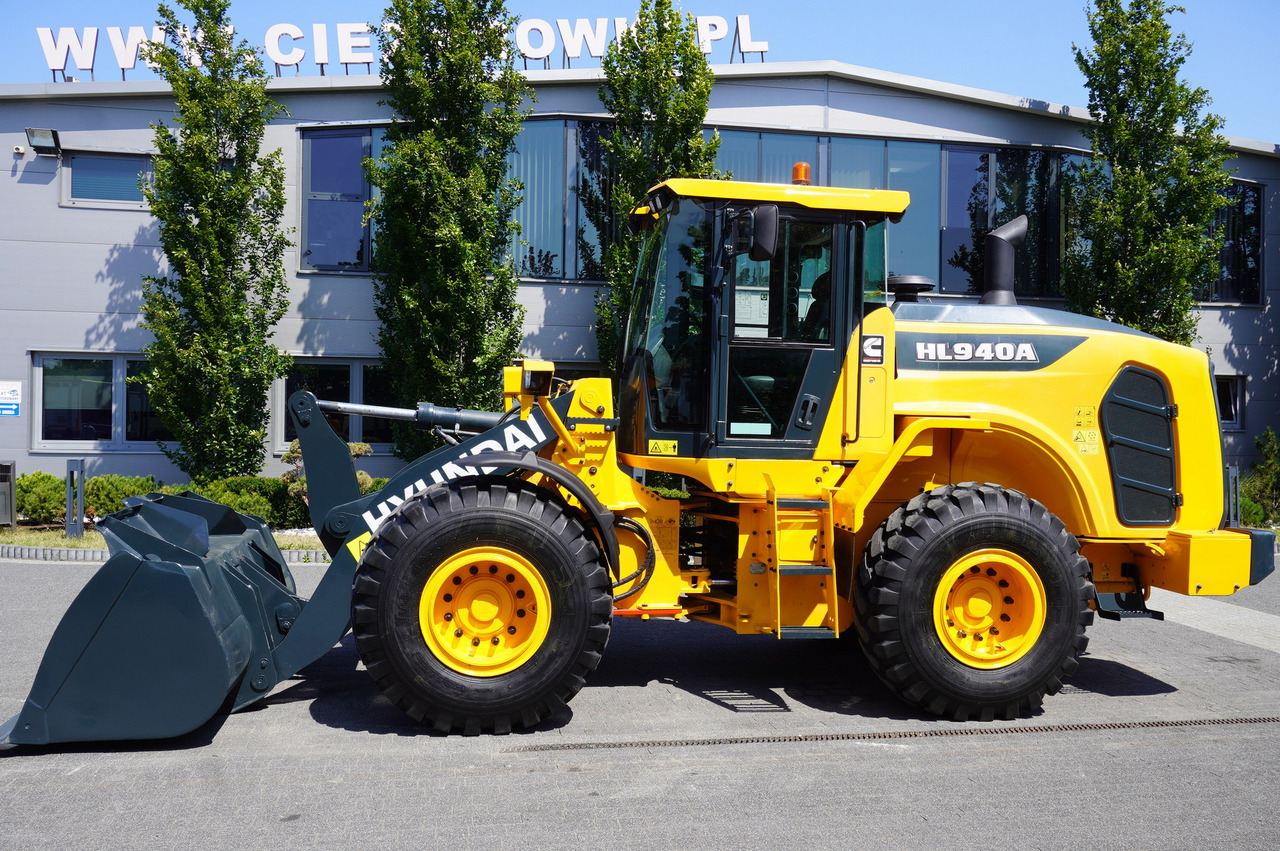 HYUNDAI HL940A articulated loader / year 2021 / weight 13.5t year of production 2021 - Kolesový nakladač: obrázok 3 HYUNDAI HL940A articulated loader / year 2021 / weight 13.5t year of production 2021 - Kolesový nakladač: obrázok 3