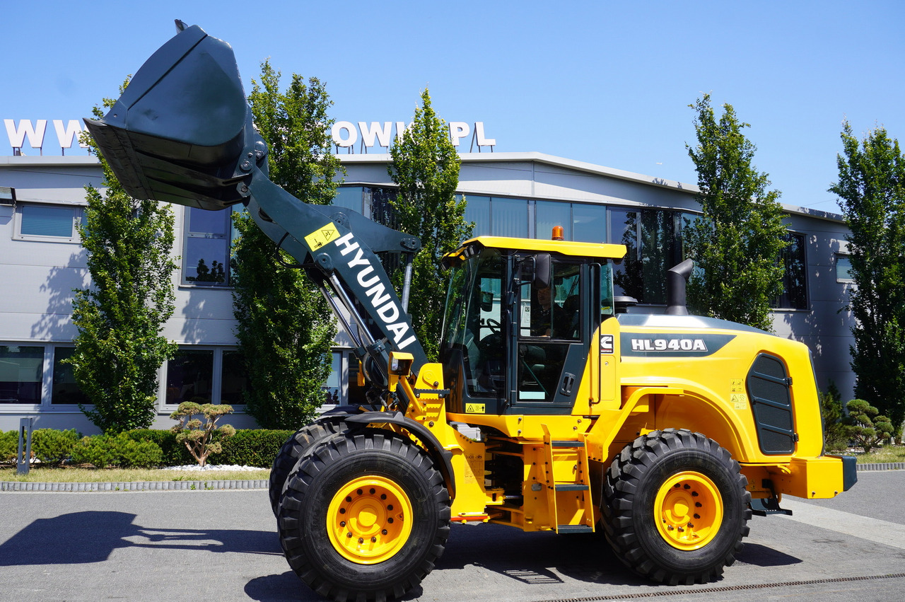 HYUNDAI HL940A articulated loader / year 2021 / weight 13.5t year of production 2021 - Kolesový nakladač: obrázok 2 HYUNDAI HL940A articulated loader / year 2021 / weight 13.5t year of production 2021 - Kolesový nakladač: obrázok 2