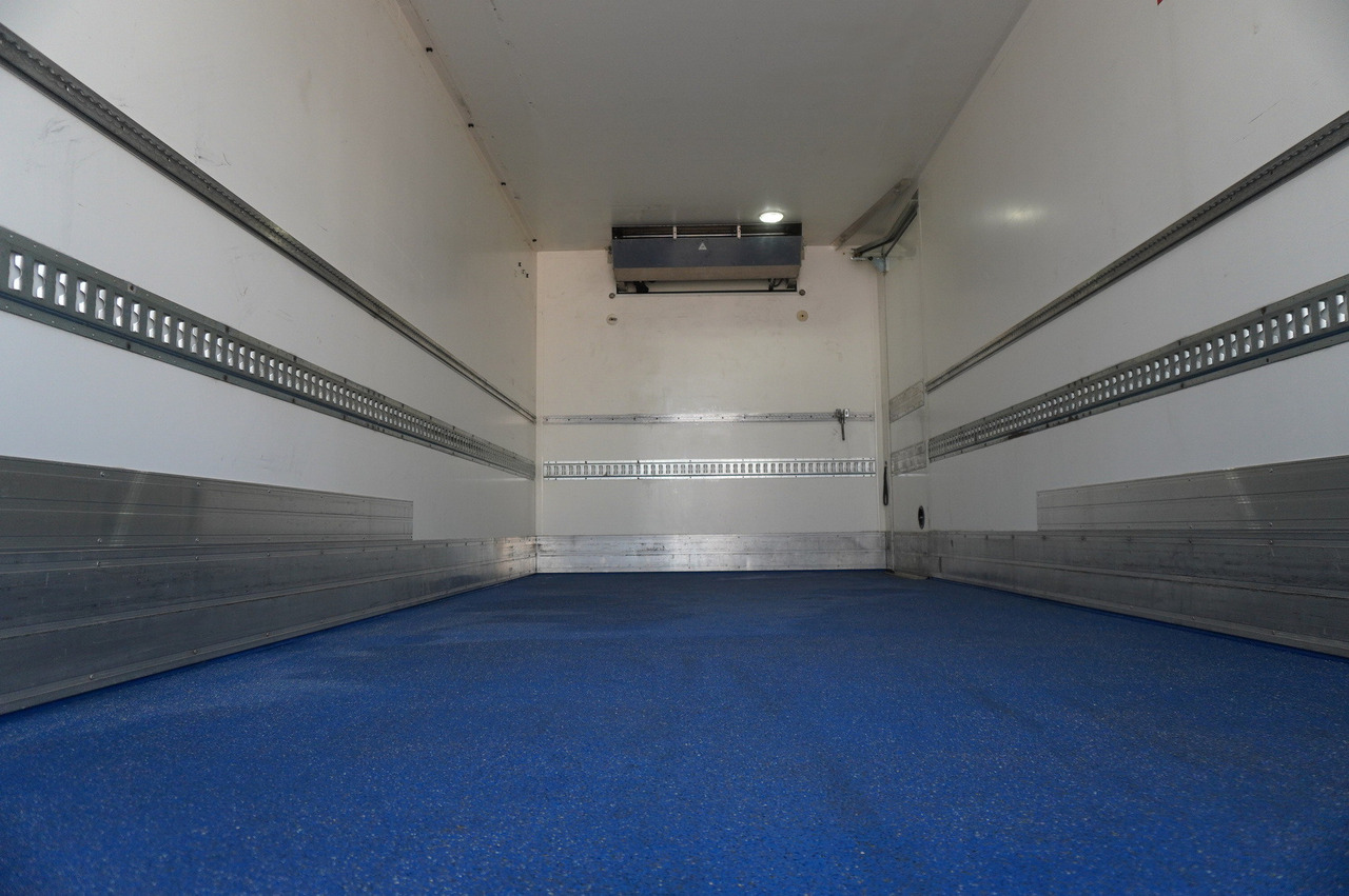 IVECO Eurocargo 100-190 4x2 E6 / Refrigerator / Dhollandia 1.5 T - Chladirenské nákladné vozidlo: obrázok 5 IVECO Eurocargo 100-190 4x2 E6 / Refrigerator / Dhollandia 1.5 T - Chladirenské nákladné vozidlo: obrázok 5