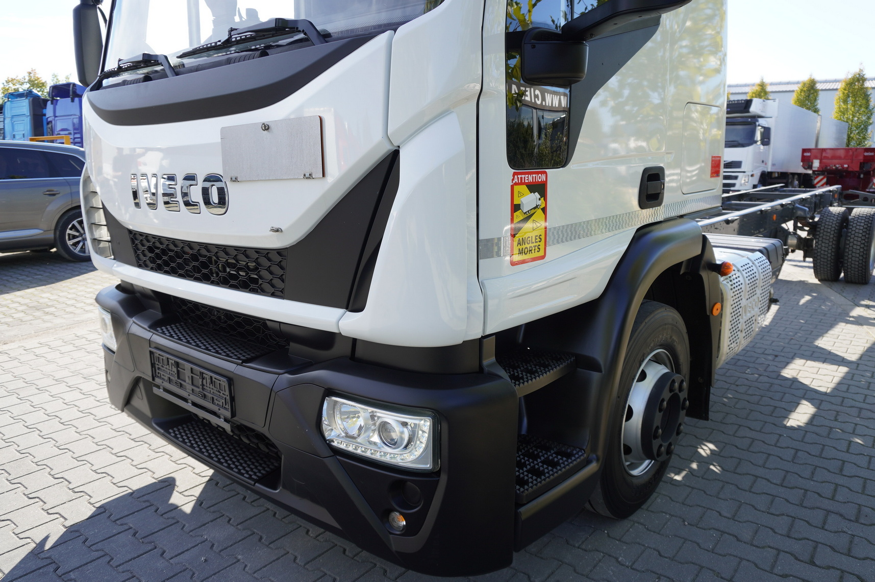 IVECO Eurocargo 140e19 4×2 E6 Glob / ADR / frame 8,1m - Podvozek s kabinou: obrázok 5 IVECO Eurocargo 140e19 4×2 E6 Glob / ADR / frame 8,1m - Podvozek s kabinou: obrázok 5