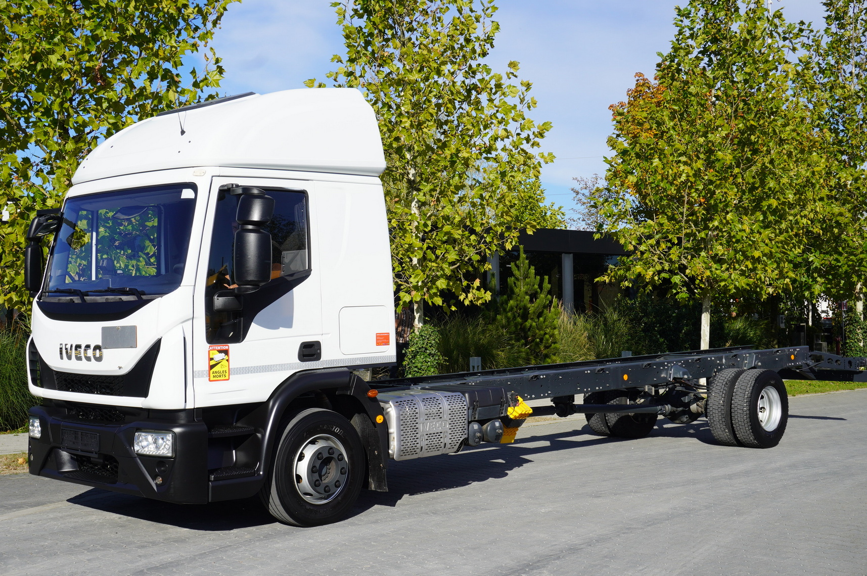 IVECO Eurocargo 140e19 4×2 E6 Glob / ADR / frame 8,1m - Podvozek s kabinou: obrázok 1 IVECO Eurocargo 140e19 4×2 E6 Glob / ADR / frame 8,1m - Podvozek s kabinou: obrázok 1