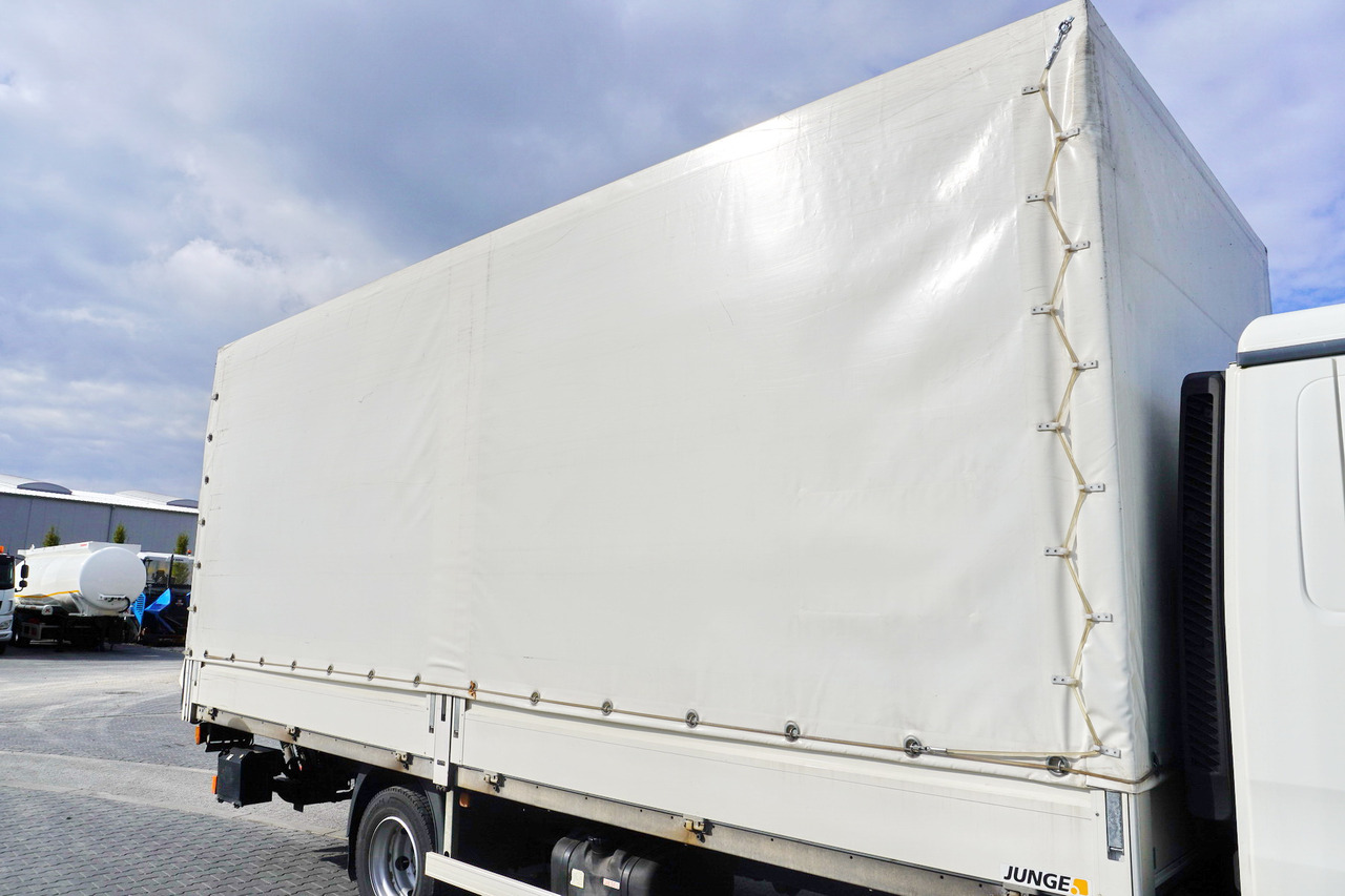 JUNGE Tarpaulin body + lift Dhollandia 1000 kg - Plachtová nadstavba: obrázok 5 JUNGE Tarpaulin body + lift Dhollandia 1000 kg - Plachtová nadstavba: obrázok 5