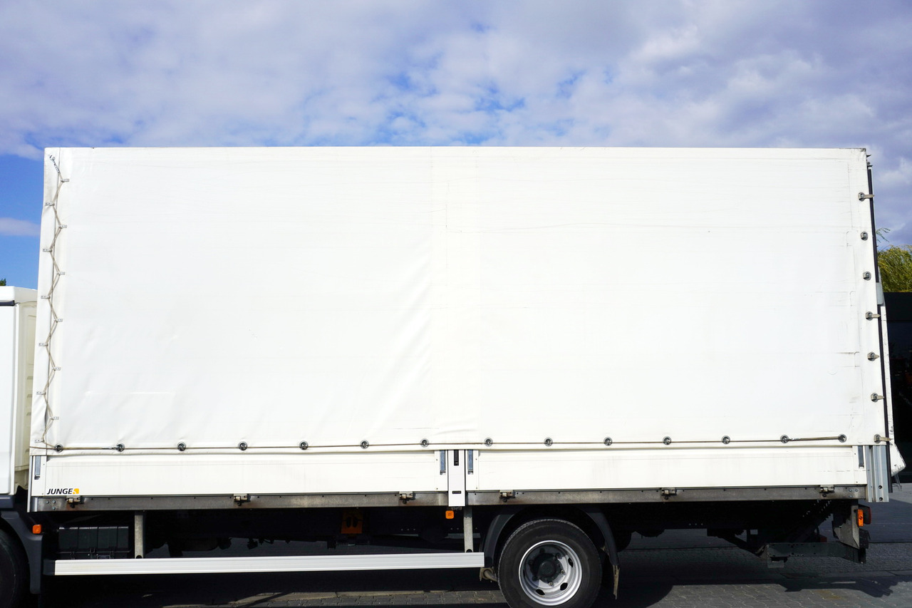 JUNGE Tarpaulin body + lift Dhollandia 1000 kg - Plachtová nadstavba: obrázok 3 JUNGE Tarpaulin body + lift Dhollandia 1000 kg - Plachtová nadstavba: obrázok 3
