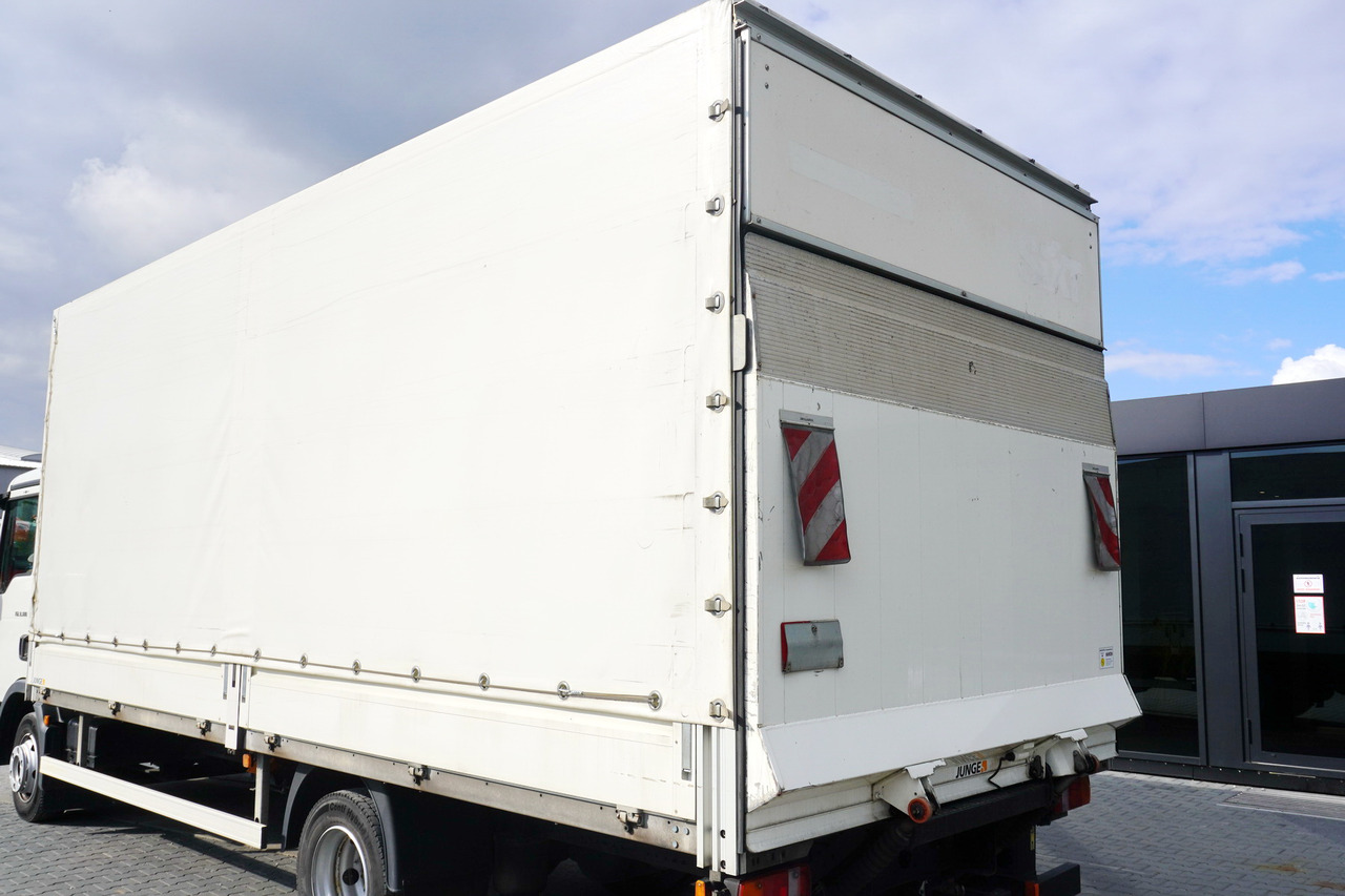 JUNGE Tarpaulin body + lift Dhollandia 1000 kg - Plachtová nadstavba: obrázok 4 JUNGE Tarpaulin body + lift Dhollandia 1000 kg - Plachtová nadstavba: obrázok 4