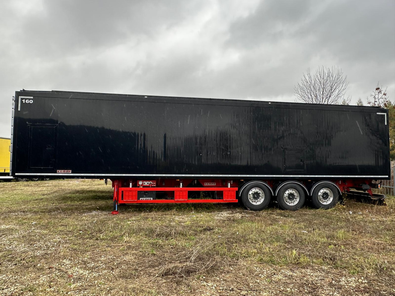 KEMPF SKM AK unloader 4 chambers with lower chute / capacity 65 m3 / 12 pieces - Náves sklápěcí: obrázok 1 KEMPF SKM AK unloader 4 chambers with lower chute / capacity 65 m3 / 12 pieces - Náves sklápěcí: obrázok 1