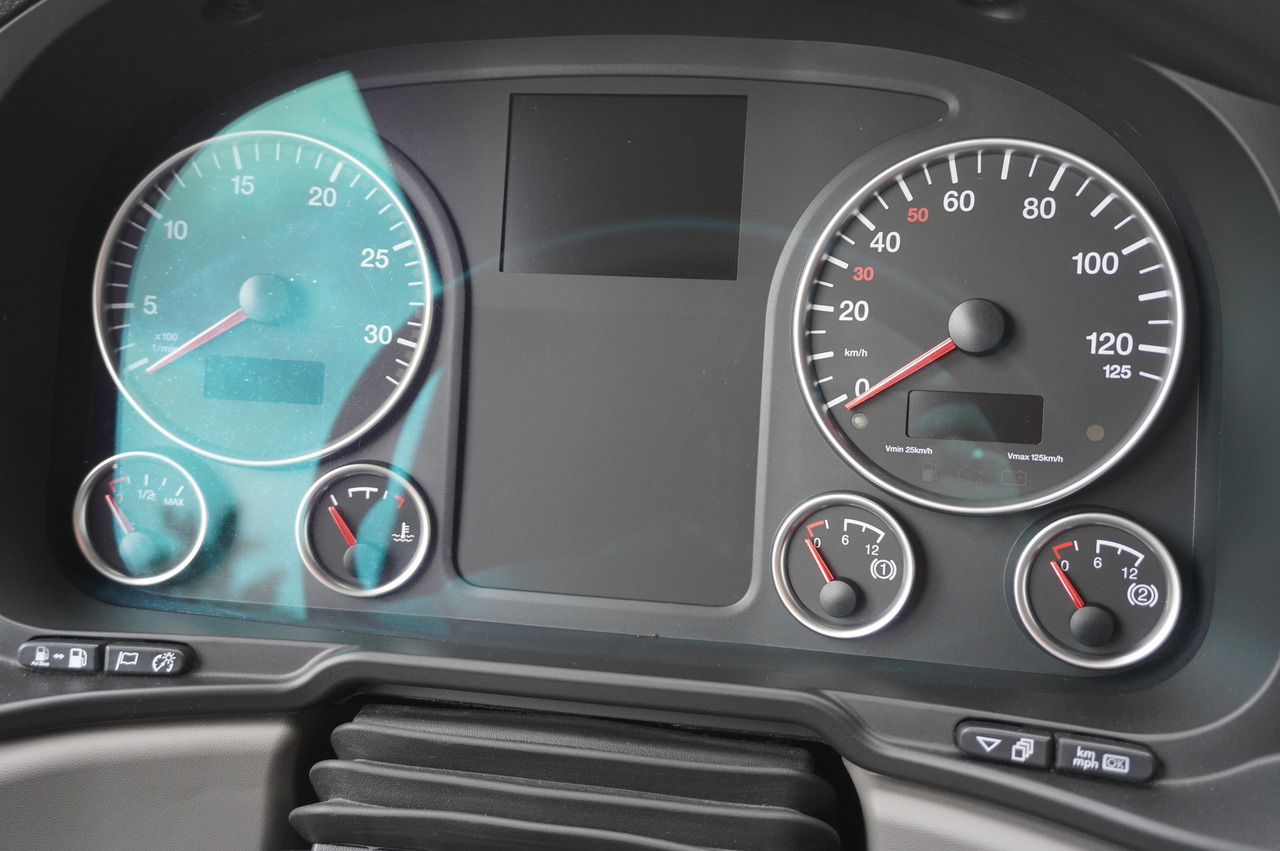 Chladirenské nákladné vozidlo MAN TGL 12.190 / CHEREAU Refrigerator 18 PAL multitemperature / Thermoking T-1200R / 100,000 km: obrázok 27 Chladirenské nákladné vozidlo MAN TGL 12.190 / CHEREAU Refrigerator 18 PAL multitemperature / Thermoking T-1200R / 100,000 km: obrázok 27