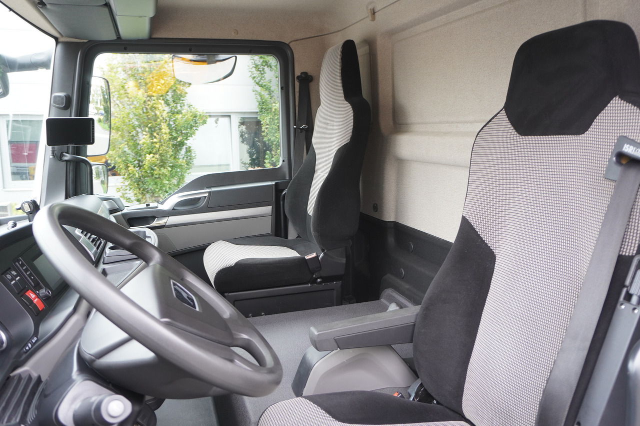 Chladirenské nákladné vozidlo MAN TGL 12.190 / CHEREAU Refrigerator 18 PAL multitemperature / Thermoking T-1200R / 100,000 km: obrázok 22 Chladirenské nákladné vozidlo MAN TGL 12.190 / CHEREAU Refrigerator 18 PAL multitemperature / Thermoking T-1200R / 100,000 km: obrázok 22