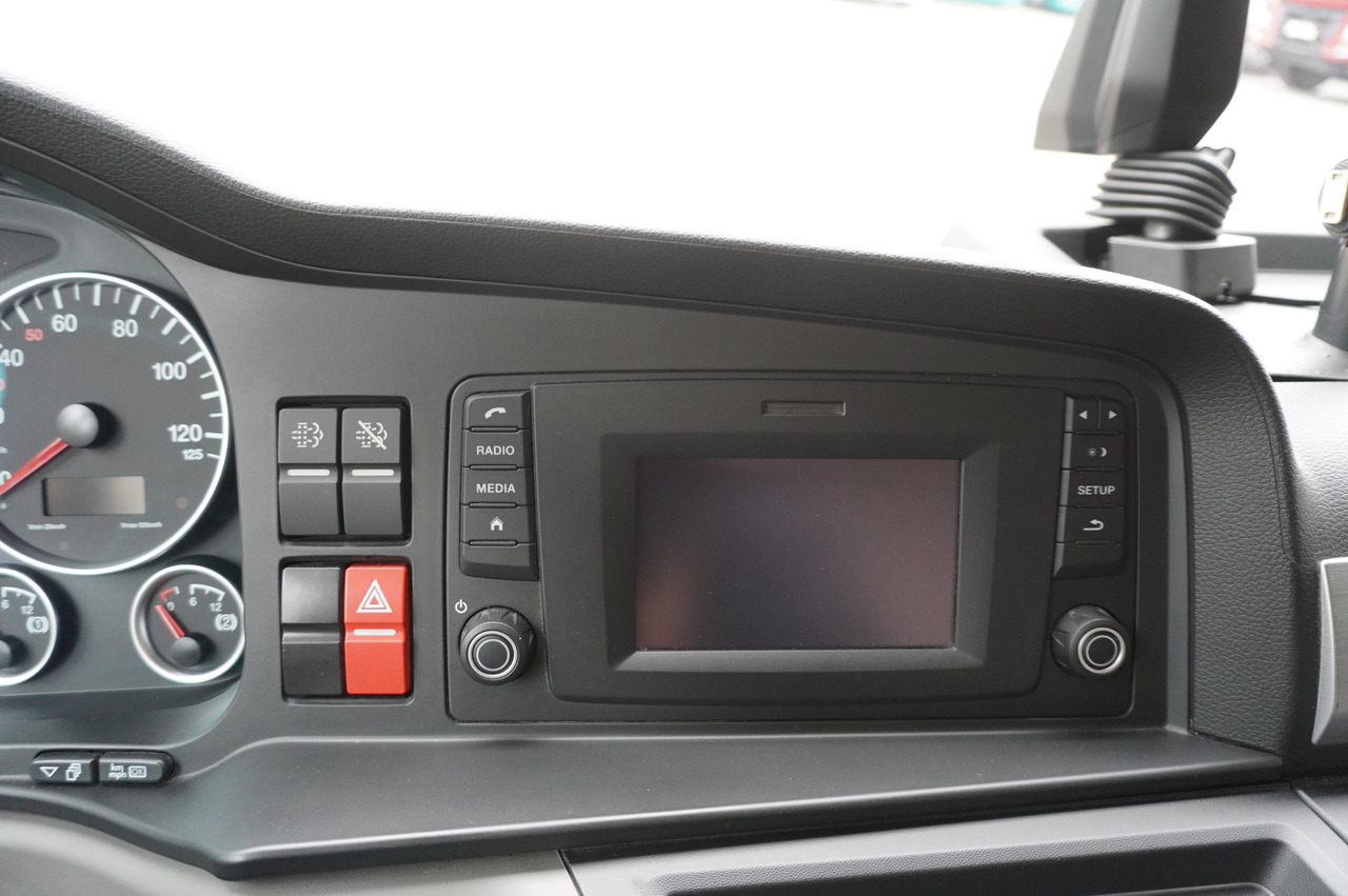 Chladirenské nákladné vozidlo MAN TGL 12.190 / CHEREAU Refrigerator 18 PAL multitemperature / Thermoking T-1200R / 100,000 km: obrázok 24 Chladirenské nákladné vozidlo MAN TGL 12.190 / CHEREAU Refrigerator 18 PAL multitemperature / Thermoking T-1200R / 100,000 km: obrázok 24