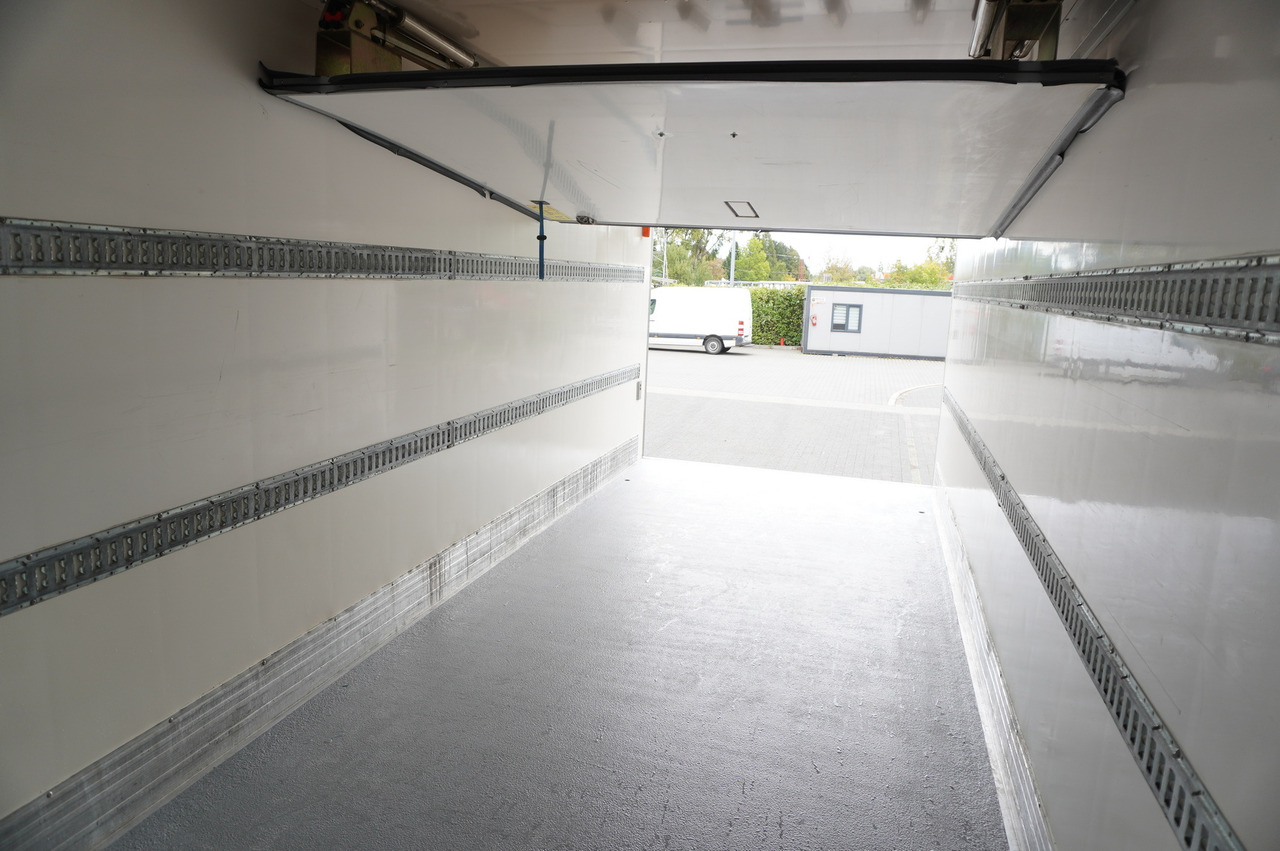 Chladirenské nákladné vozidlo MAN TGL 12.190 / CHEREAU Refrigerator 18 PAL multitemperature / Thermoking T-1200R / 100,000 km: obrázok 15 Chladirenské nákladné vozidlo MAN TGL 12.190 / CHEREAU Refrigerator 18 PAL multitemperature / Thermoking T-1200R / 100,000 km: obrázok 15