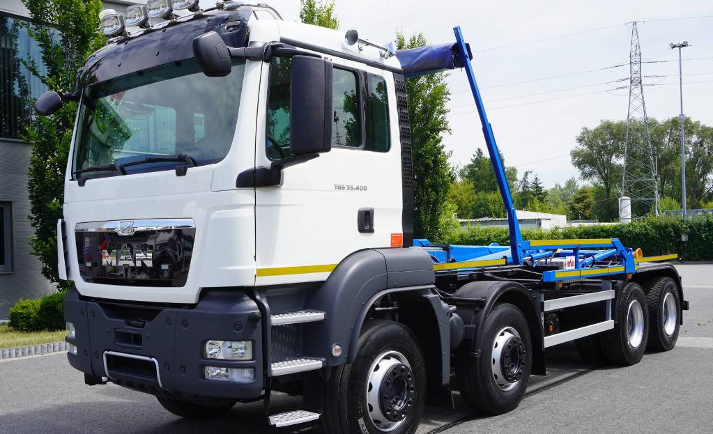 MAN TGS 35.400 8×4 HYVA LIFT 32.56 SE hooklift - Hákový nosič kontajnerov: obrázok 4 MAN TGS 35.400 8×4 HYVA LIFT 32.56 SE hooklift - Hákový nosič kontajnerov: obrázok 4