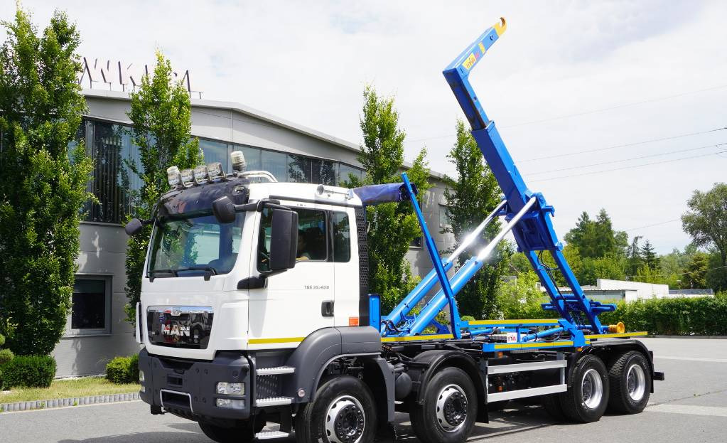MAN TGS 35.400 8×4 HYVA LIFT 32.56 SE hooklift - Hákový nosič kontajnerov: obrázok 1 MAN TGS 35.400 8×4 HYVA LIFT 32.56 SE hooklift - Hákový nosič kontajnerov: obrázok 1
