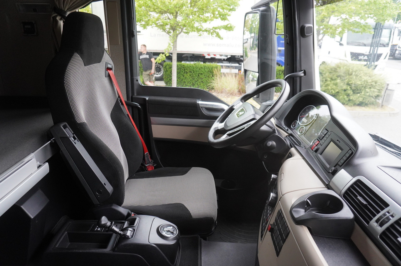 Leasing MAN TGS 35.420 8×2 / NEW septic barrel 13000 L / 3 steered axles MAN TGS 35.420 8×2 / NEW septic barrel 13000 L / 3 steered axles: obrázok 25 Leasing MAN TGS 35.420 8×2 / NEW septic barrel 13000 L / 3 steered axles MAN TGS 35.420 8×2 / NEW septic barrel 13000 L / 3 steered axles: obrázok 25