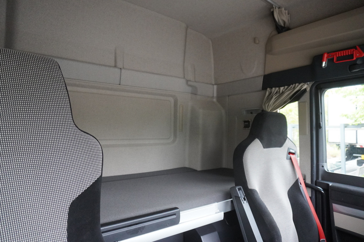 Leasing MAN TGS 35.420 8×2 / NEW septic barrel 13000 L / 3 steered axles MAN TGS 35.420 8×2 / NEW septic barrel 13000 L / 3 steered axles: obrázok 26 Leasing MAN TGS 35.420 8×2 / NEW septic barrel 13000 L / 3 steered axles MAN TGS 35.420 8×2 / NEW septic barrel 13000 L / 3 steered axles: obrázok 26