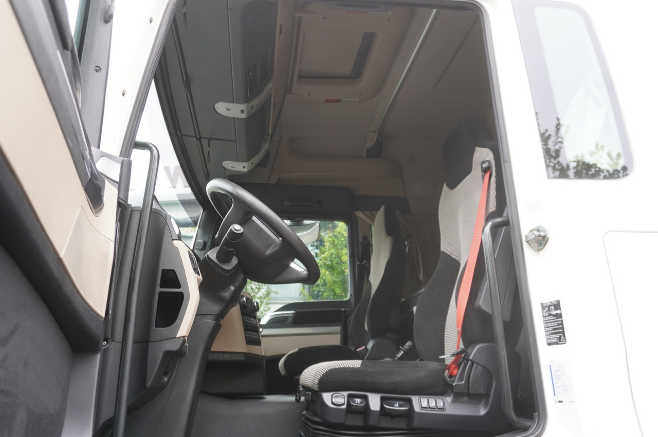 Leasing MAN TGS 35.420 8×2 / NEW septic barrel 13000 L / 3 steered axles MAN TGS 35.420 8×2 / NEW septic barrel 13000 L / 3 steered axles: obrázok 18 Leasing MAN TGS 35.420 8×2 / NEW septic barrel 13000 L / 3 steered axles MAN TGS 35.420 8×2 / NEW septic barrel 13000 L / 3 steered axles: obrázok 18