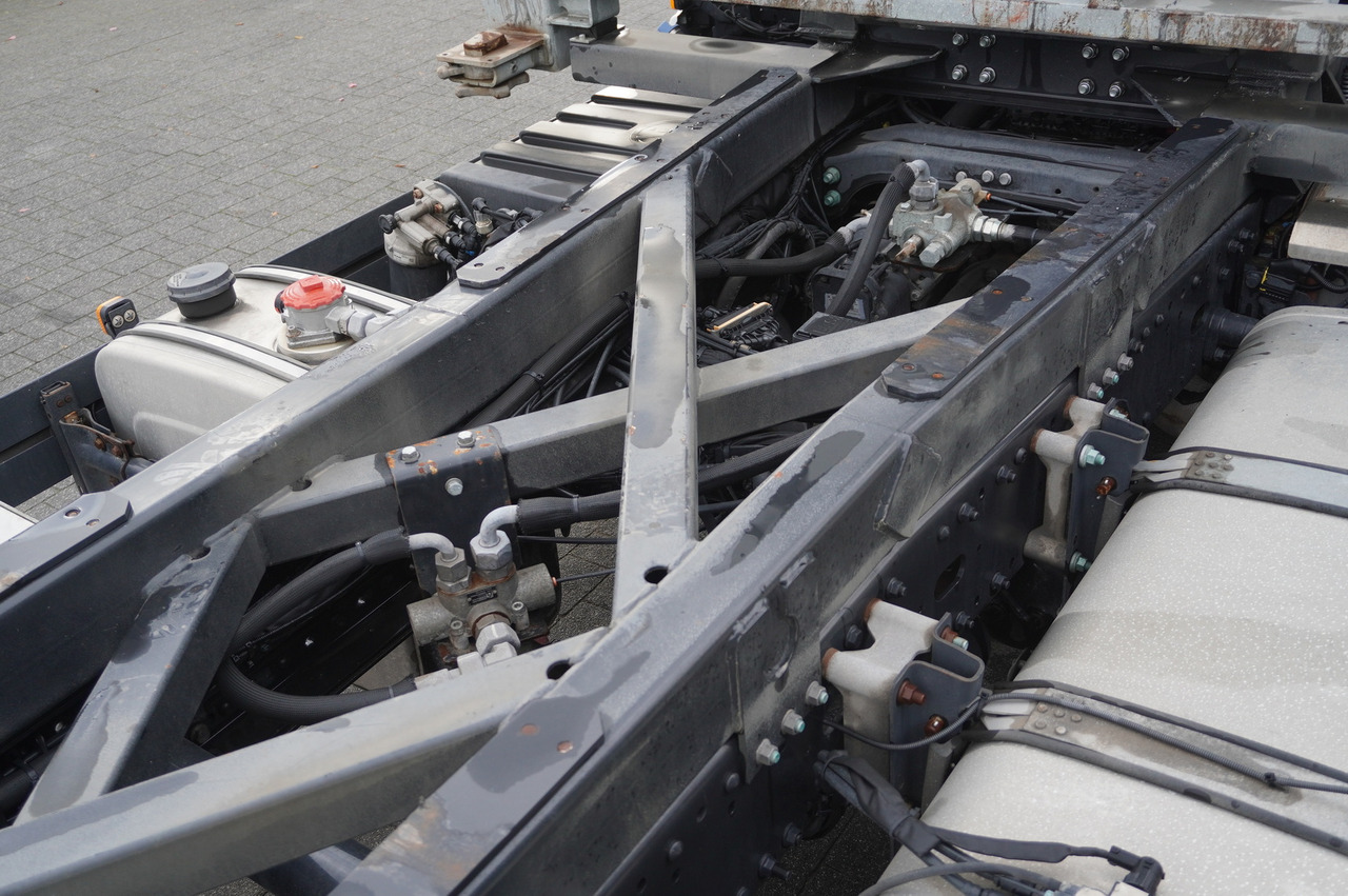 Kontejnérový podvozek/ Výměnná nástavba na prepravu kontajnery MAN TGX 26.470 6x2 COINTAINERKIPPER HYVA HIRMSCHLING / 200 tho. km!: obrázok 13 Kontejnérový podvozek/ Výměnná nástavba na prepravu kontajnery MAN TGX 26.470 6x2 COINTAINERKIPPER HYVA HIRMSCHLING / 200 tho. km!: obrázok 13