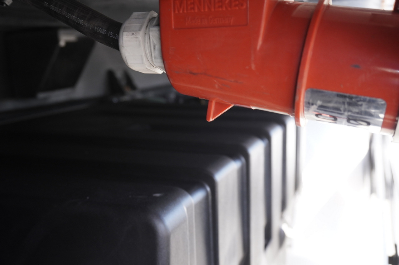 Leasing MAN TGX 26.500 E6 XXL / Schmitz 19 pallets / Thermoking / steering axle MAN TGX 26.500 E6 XXL / Schmitz 19 pallets / Thermoking / steering axle: obrázok 23