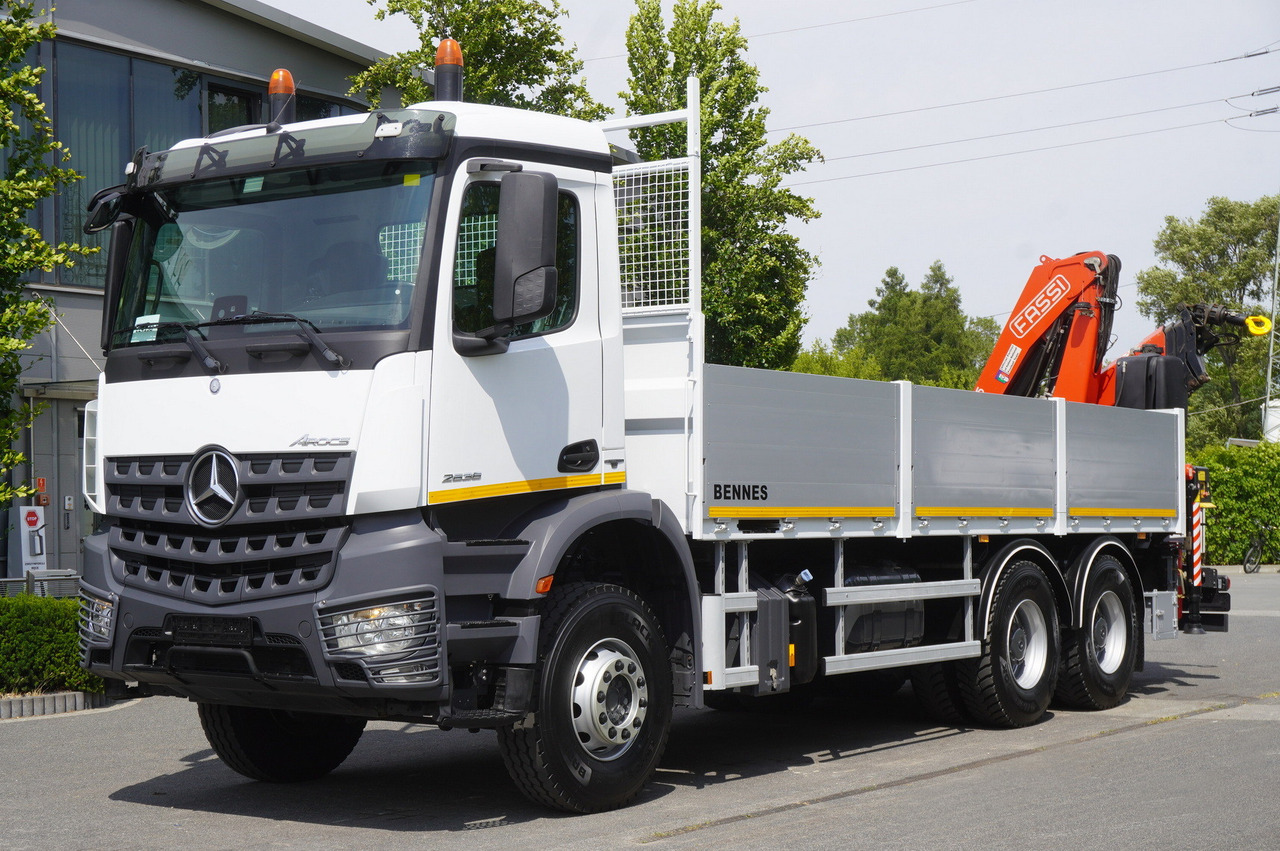 MERCEDES-BENZ AROCS 2636 Flatbed / HDS FASSI F175 7.7 T / 150,000 km - Autožeriav: obrázok 3 MERCEDES-BENZ AROCS 2636 Flatbed / HDS FASSI F175 7.7 T / 150,000 km - Autožeriav: obrázok 3