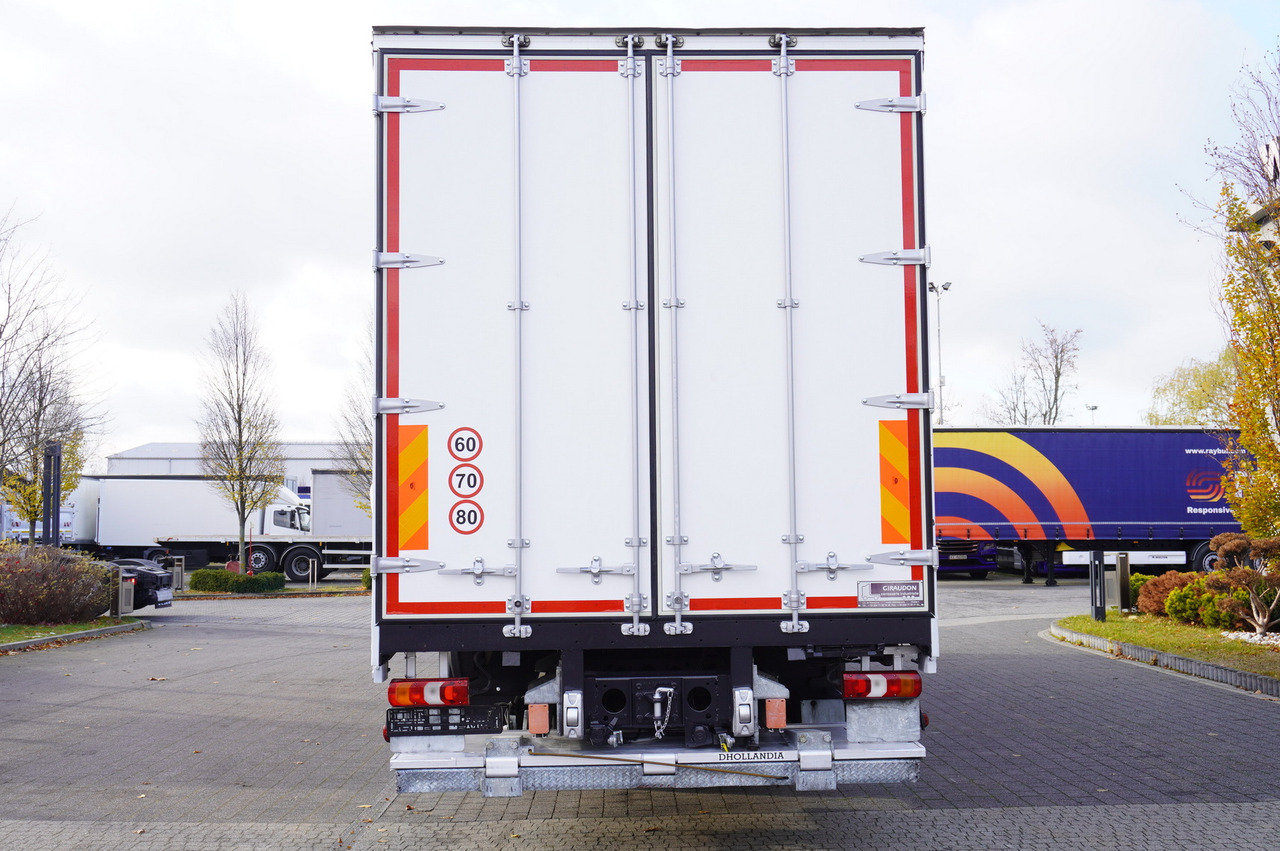 MERCEDES-BENZ Actros 1835 E6 4×2 / Curtainsider 21 pallets / tail lift 1.5t - Plachtové nákladné vozidlo: obrázok 2 MERCEDES-BENZ Actros 1835 E6 4×2 / Curtainsider 21 pallets / tail lift 1.5t - Plachtové nákladné vozidlo: obrázok 2