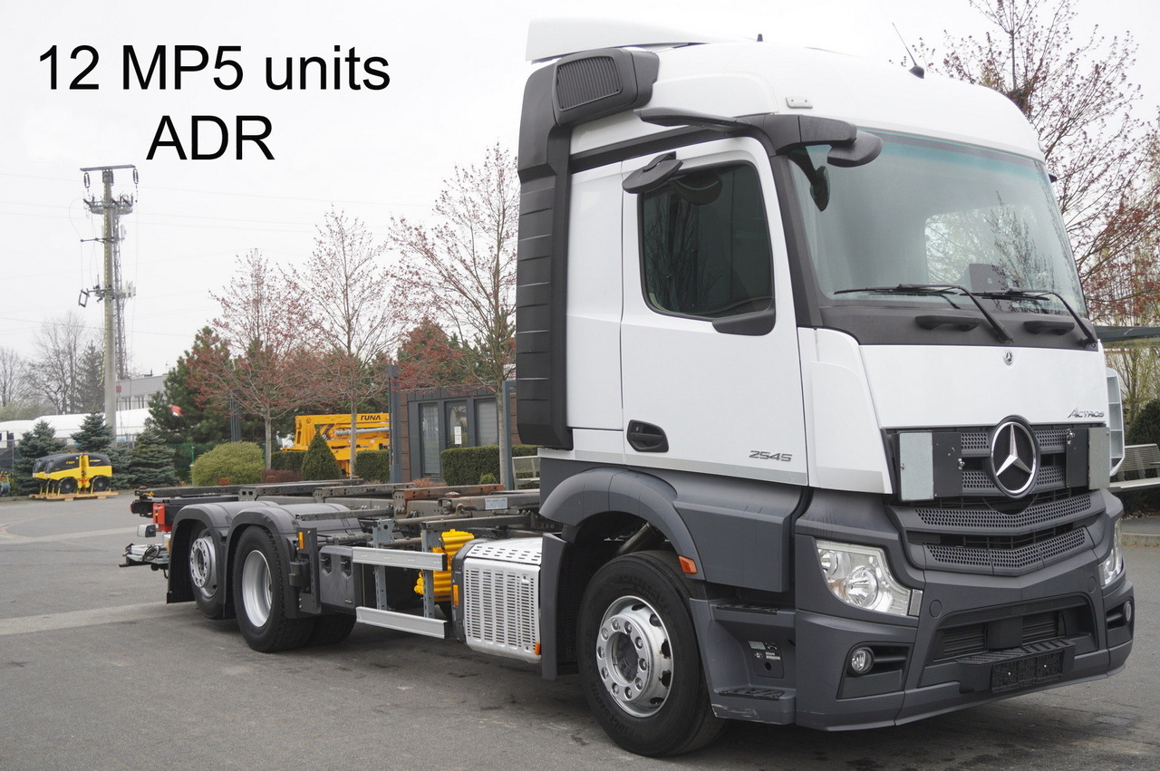 MERCEDES-BENZ Actros 2545 6×2 MP5 / ADR / several units - Kontejnérový podvozek/ Výměnná nástavba: obrázok 1 MERCEDES-BENZ Actros 2545 6×2 MP5 / ADR / several units - Kontejnérový podvozek/ Výměnná nástavba: obrázok 1