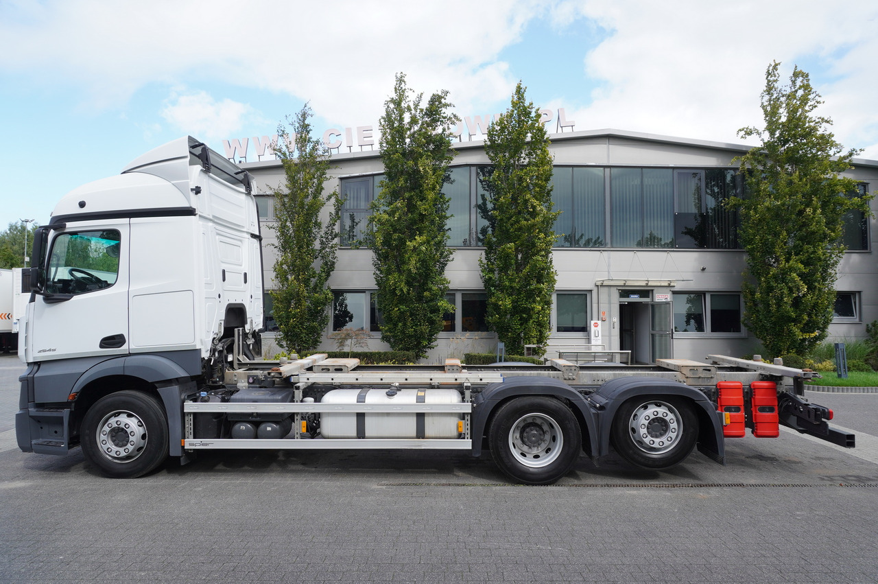 MERCEDES-BENZ Actros 2545 6×2 MP5 / Full ADR / 2 units - Kontejnérový podvozek/ Výměnná nástavba: obrázok 3 MERCEDES-BENZ Actros 2545 6×2 MP5 / Full ADR / 2 units - Kontejnérový podvozek/ Výměnná nástavba: obrázok 3