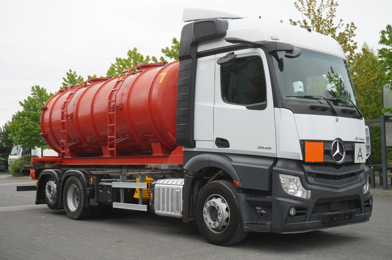 Leasing MERCEDES-BENZ Actros 2545 6 × 2 MP5 / NEW septic barrel 13000 L MERCEDES-BENZ Actros 2545 6 × 2 MP5 / NEW septic barrel 13000 L: obrázok 6 Leasing MERCEDES-BENZ Actros 2545 6 × 2 MP5 / NEW septic barrel 13000 L MERCEDES-BENZ Actros 2545 6 × 2 MP5 / NEW septic barrel 13000 L: obrázok 6