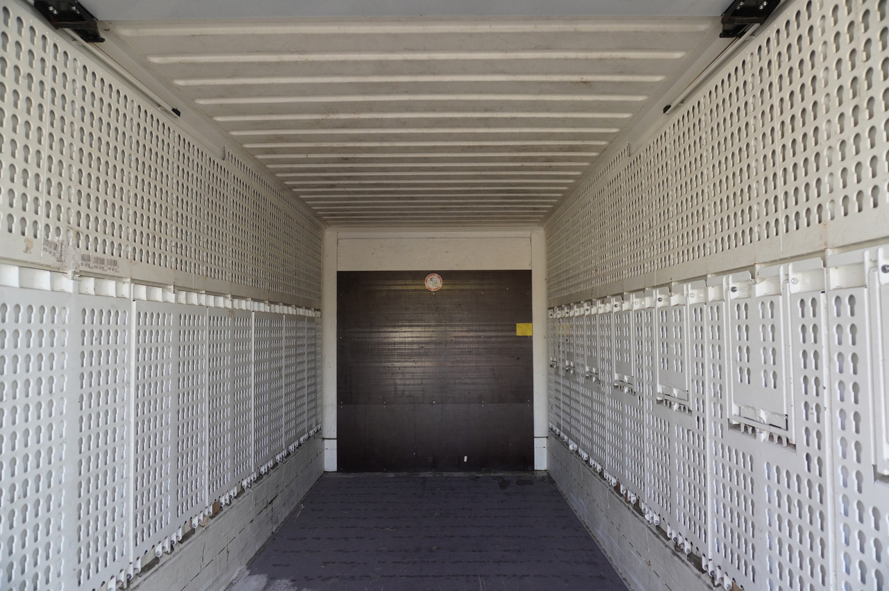 MERCEDES-BENZ Actros 2545 MP5 / KRONE 18 EPAL box body / ADR AT - Chladirenské nákladné vozidlo: obrázok 4 MERCEDES-BENZ Actros 2545 MP5 / KRONE 18 EPAL box body / ADR AT - Chladirenské nákladné vozidlo: obrázok 4