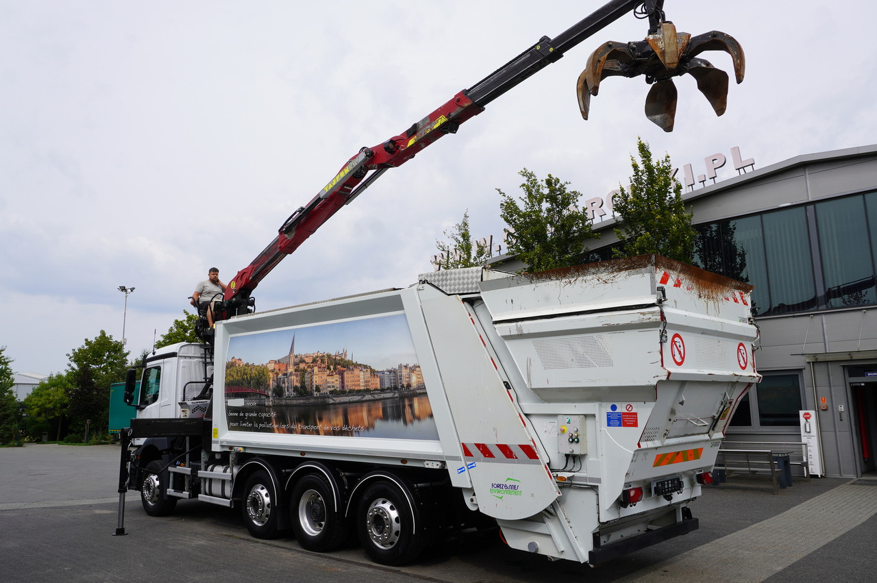 MERCEDES-BENZ Antos 3240 8x2 / Tajfun 5T crane / Farid Industries garbage truck/ 3 steered axles - Auto na odvoz odpadu: obrázok 2 MERCEDES-BENZ Antos 3240 8x2 / Tajfun 5T crane / Farid Industries garbage truck/ 3 steered axles - Auto na odvoz odpadu: obrázok 2