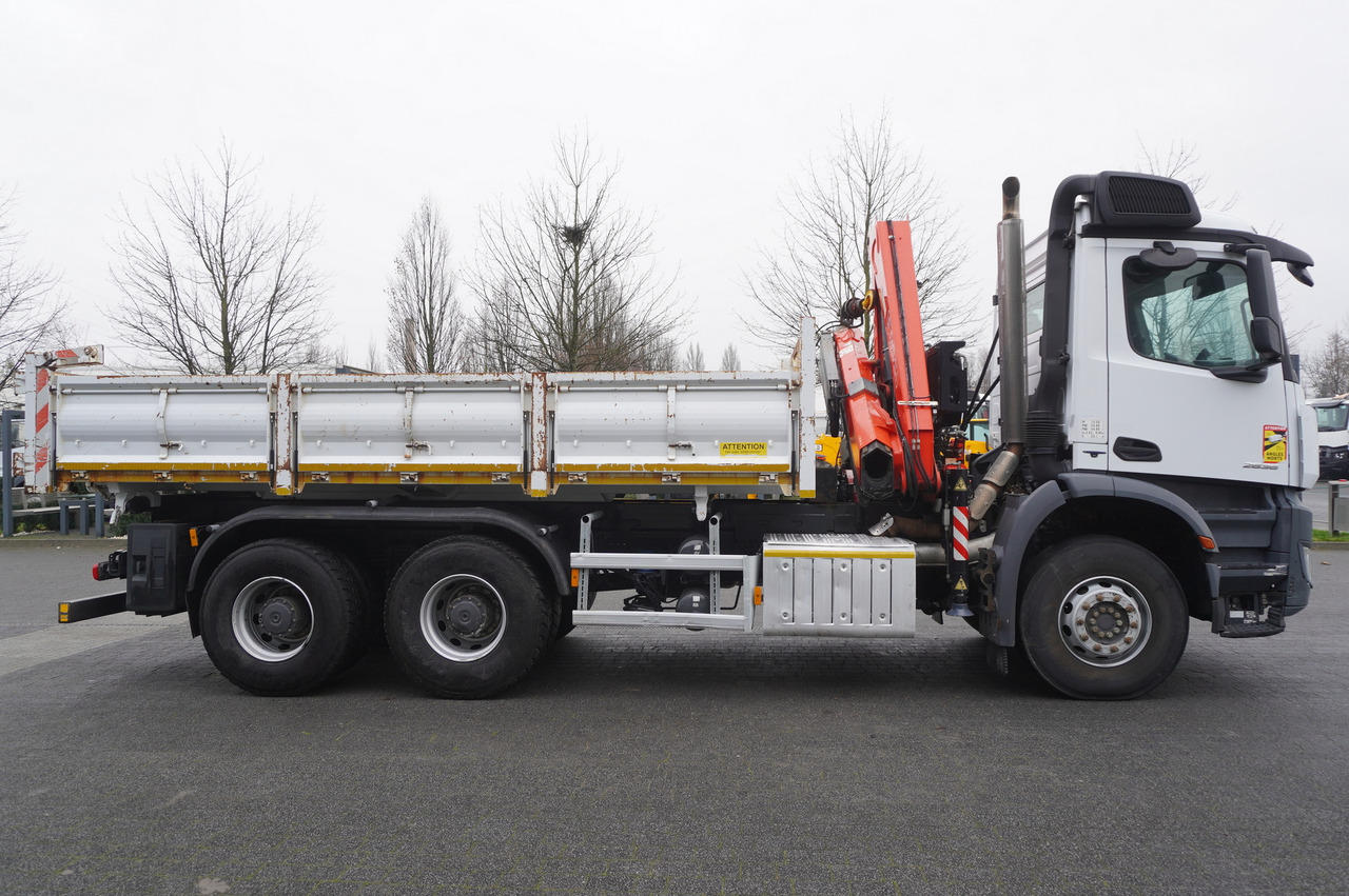 MERCEDES-BENZ Arocs 2636 6x4 / 2-way tipper / Fassi F135A.0.23 / remote control / Rotator - Auto s hydraulickou rukou: obrázok 3 MERCEDES-BENZ Arocs 2636 6x4 / 2-way tipper / Fassi F135A.0.23 / remote control / Rotator - Auto s hydraulickou rukou: obrázok 3