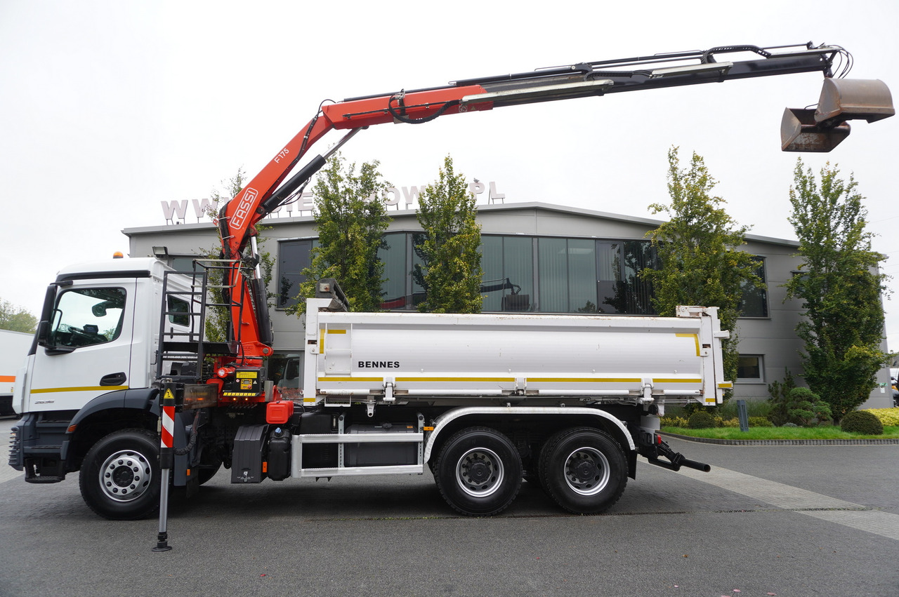 MERCEDES-BENZ Arocs 2636 6x4 / Fassi F175 / 7.7 t / 10 m / 2-side tipper / Bortmatic - Sklápač, Auto s hydraulickou rukou: obrázok 5 MERCEDES-BENZ Arocs 2636 6x4 / Fassi F175 / 7.7 t / 10 m / 2-side tipper / Bortmatic - Sklápač, Auto s hydraulickou rukou: obrázok 5