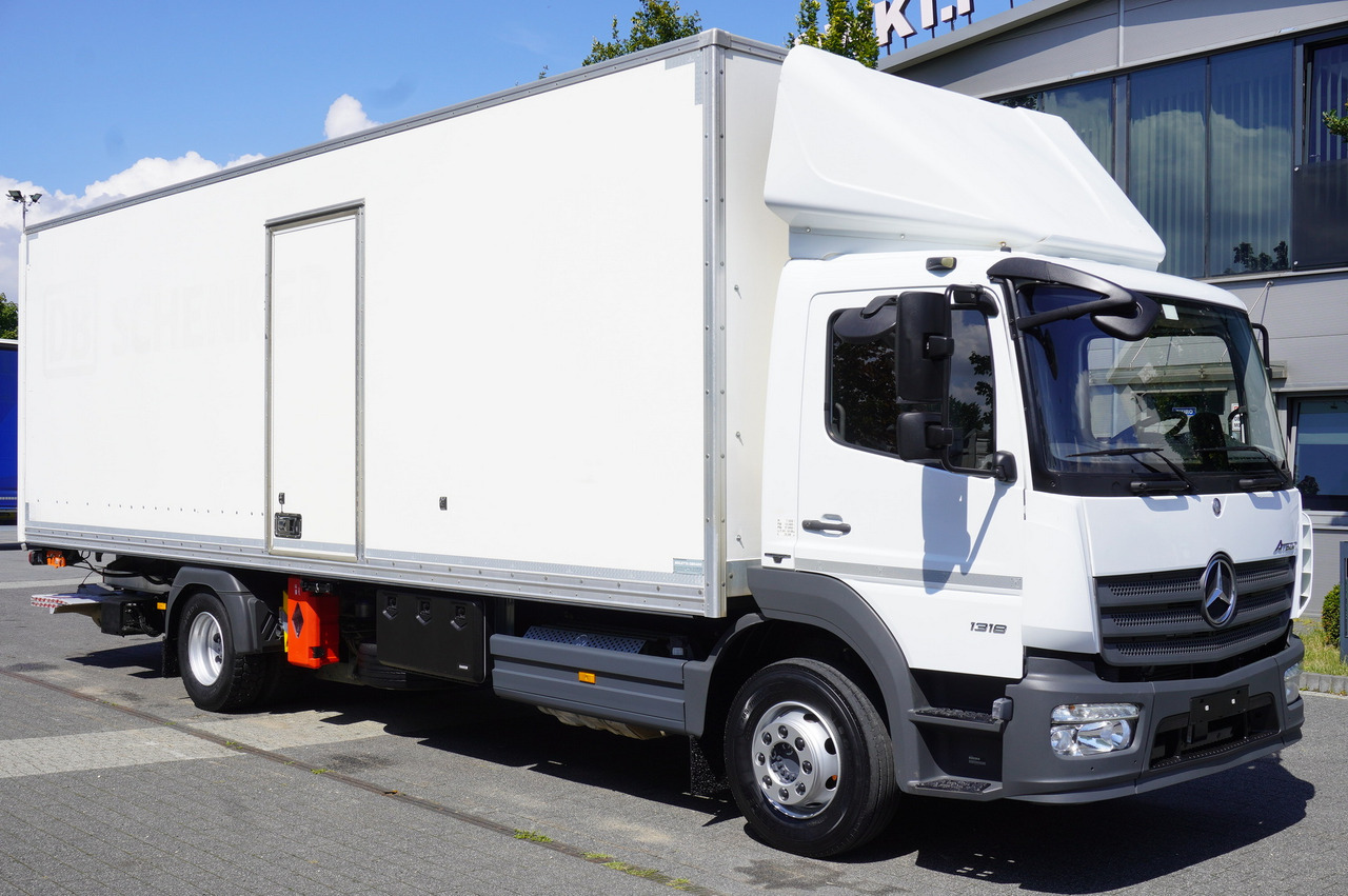 MERCEDES-BENZ Atego 1318 E6 / 20 pallet container / lift / 90 thousand km !!! - Skříňový nákladní auto: obrázok 1 MERCEDES-BENZ Atego 1318 E6 / 20 pallet container / lift / 90 thousand km !!! - Skříňový nákladní auto: obrázok 1