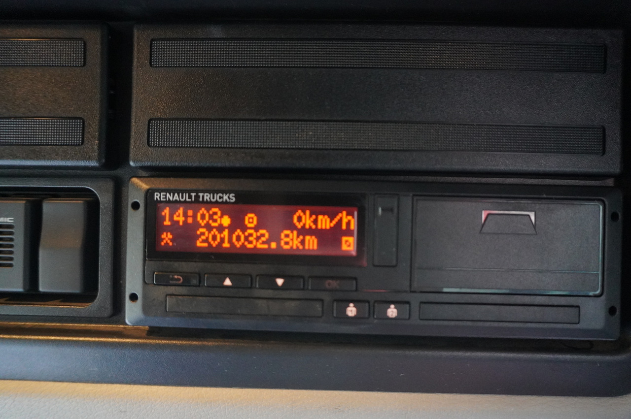 RENAULT C280 DTI 8 / FASSI crane 5.6 T / 560 MTH / range 8 m / Flatbed 15 EPAL - Valníkový/ Plošinový nákladný automobil, Auto s hydraulickou rukou: obrázok 4 RENAULT C280 DTI 8 / FASSI crane 5.6 T / 560 MTH / range 8 m / Flatbed 15 EPAL - Valníkový/ Plošinový nákladný automobil, Auto s hydraulickou rukou: obrázok 4