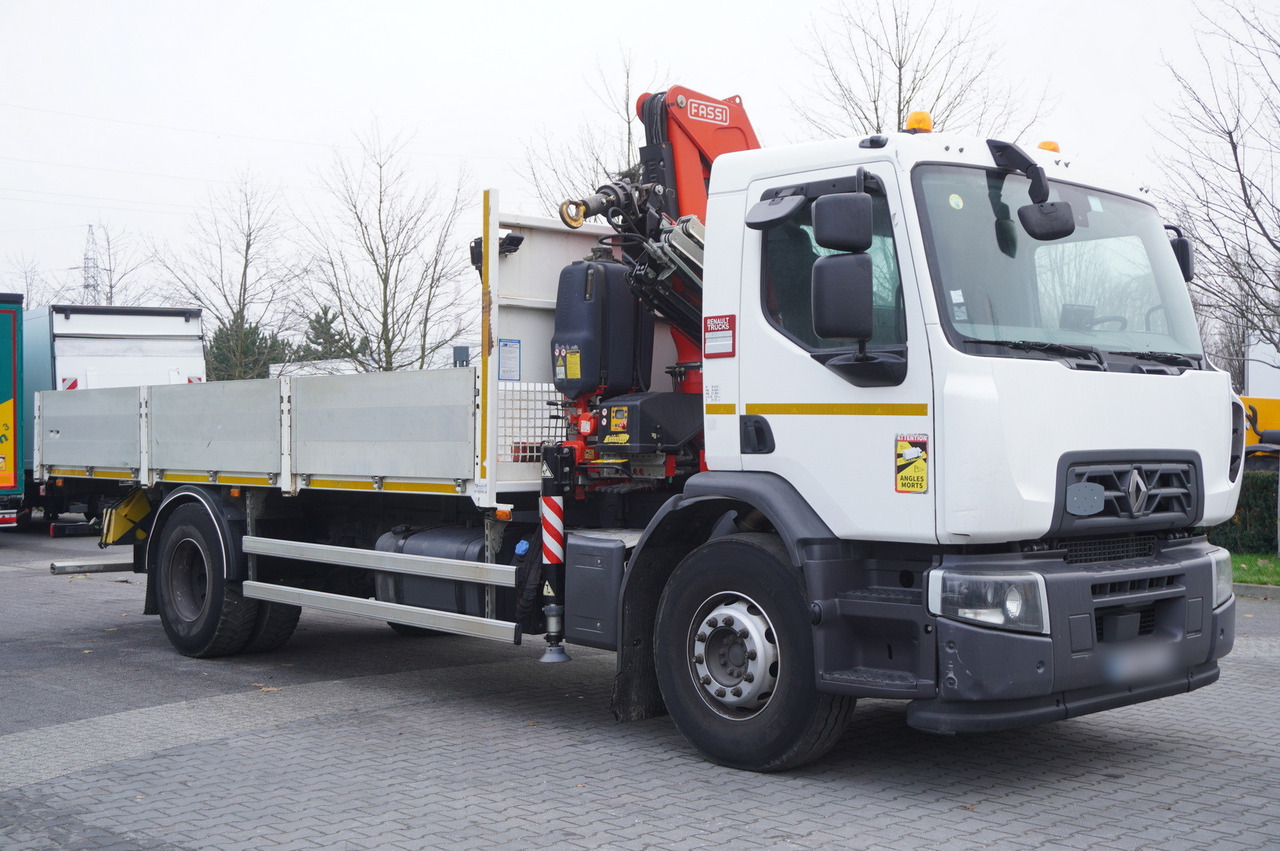 RENAULT RENAULT C280 DTI 8 / FASSI crane 5.6 T / 560 MTH / range 8 m / Flatbed 15 EPAL - Auto s hydraulickou rukou: obrázok 2 RENAULT RENAULT C280 DTI 8 / FASSI crane 5.6 T / 560 MTH / range 8 m / Flatbed 15 EPAL - Auto s hydraulickou rukou: obrázok 2