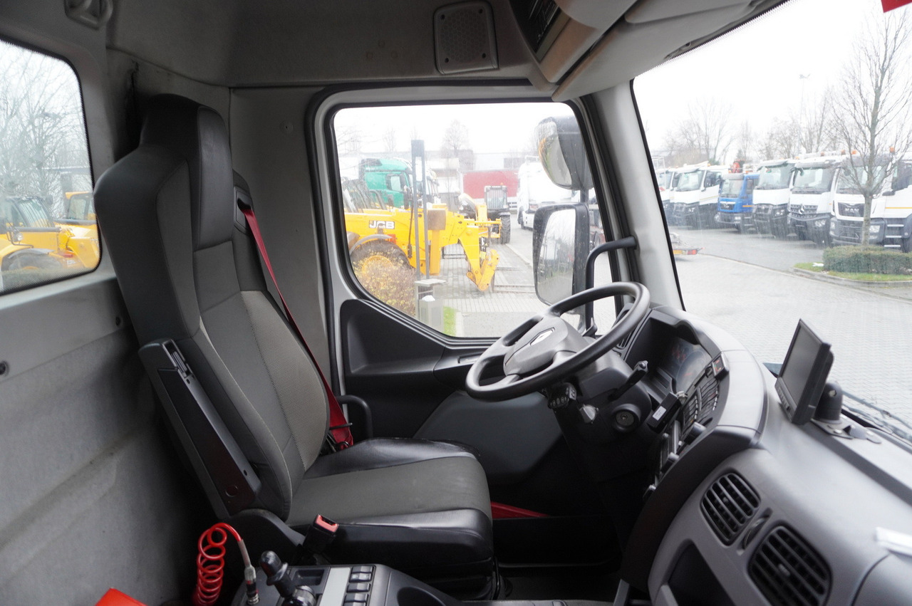 Auto s hydraulickou rukou RENAULT RENAULT C280 DTI 8 / FASSI crane 5.6 T / 560 MTH / range 8 m / Flatbed 15 EPAL: obrázok 22 Auto s hydraulickou rukou RENAULT RENAULT C280 DTI 8 / FASSI crane 5.6 T / 560 MTH / range 8 m / Flatbed 15 EPAL: obrázok 22