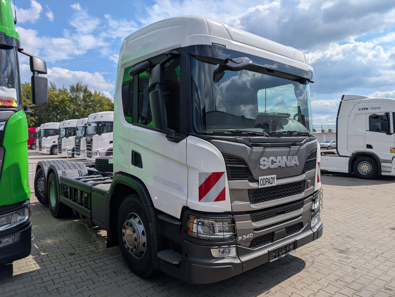 SCANIA P 340 B6x2*4NA / chassis frame / steering axle / CNG / large cab / 8 units - Podvozek s kabinou: obrázok 2 SCANIA P 340 B6x2*4NA / chassis frame / steering axle / CNG / large cab / 8 units - Podvozek s kabinou: obrázok 2