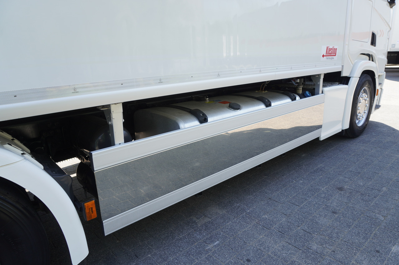 Chladirenské nákladné vozidlo na prepravu mäso SCANIA R500 Hook-Up Refrigerated Truck KIESLING 20 EPAL / Carrier Supra 1250 Silent: obrázok 8