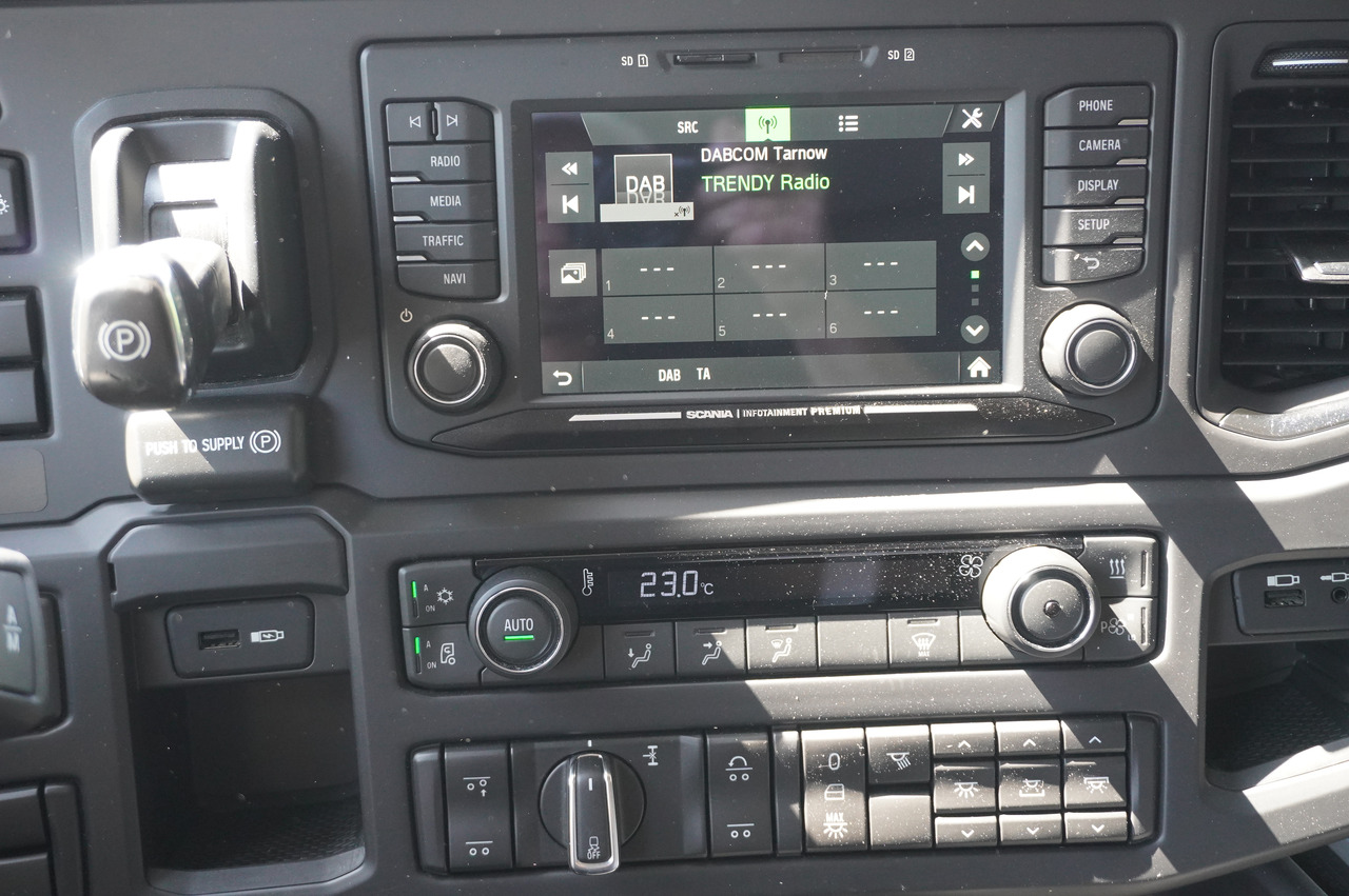 Chladirenské nákladné vozidlo na prepravu mäso SCANIA R500 Hook-Up Refrigerated Truck KIESLING 20 EPAL / Carrier Supra 1250 Silent: obrázok 29