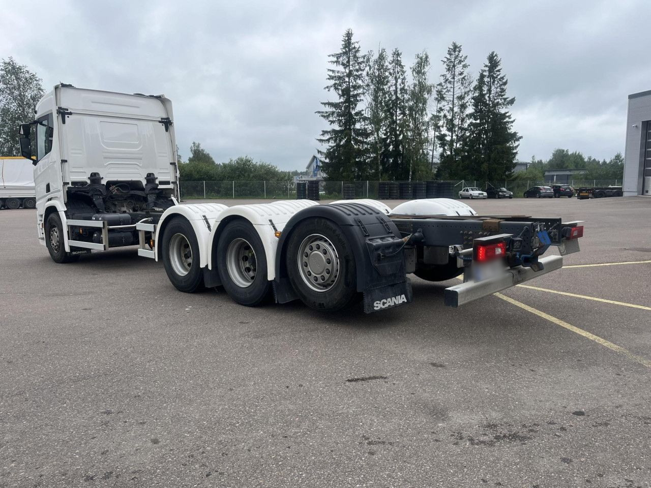 SCANIA R560 B8x4*4 / Chassis / sleeper cab / Power take-off - Auto s hydraulickou rukou: obrázok 2 SCANIA R560 B8x4*4 / Chassis / sleeper cab / Power take-off - Auto s hydraulickou rukou: obrázok 2