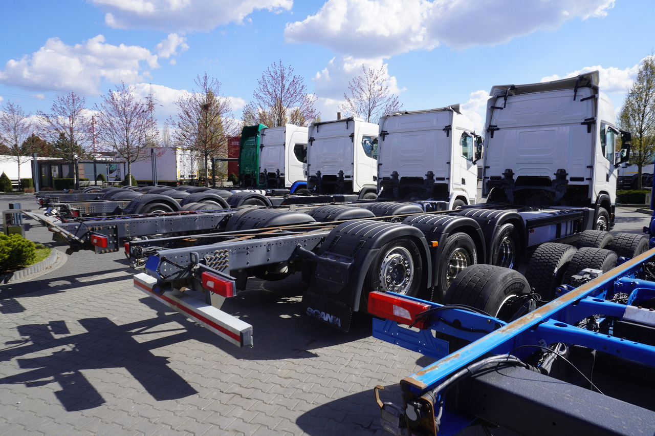 SCANIA R650 V8 / 650 HP/ frame 8.8 m / steered 4th axis / 20 units - Auto s hydraulickou rukou: obrázok 4 SCANIA R650 V8 / 650 HP/ frame 8.8 m / steered 4th axis / 20 units - Auto s hydraulickou rukou: obrázok 4