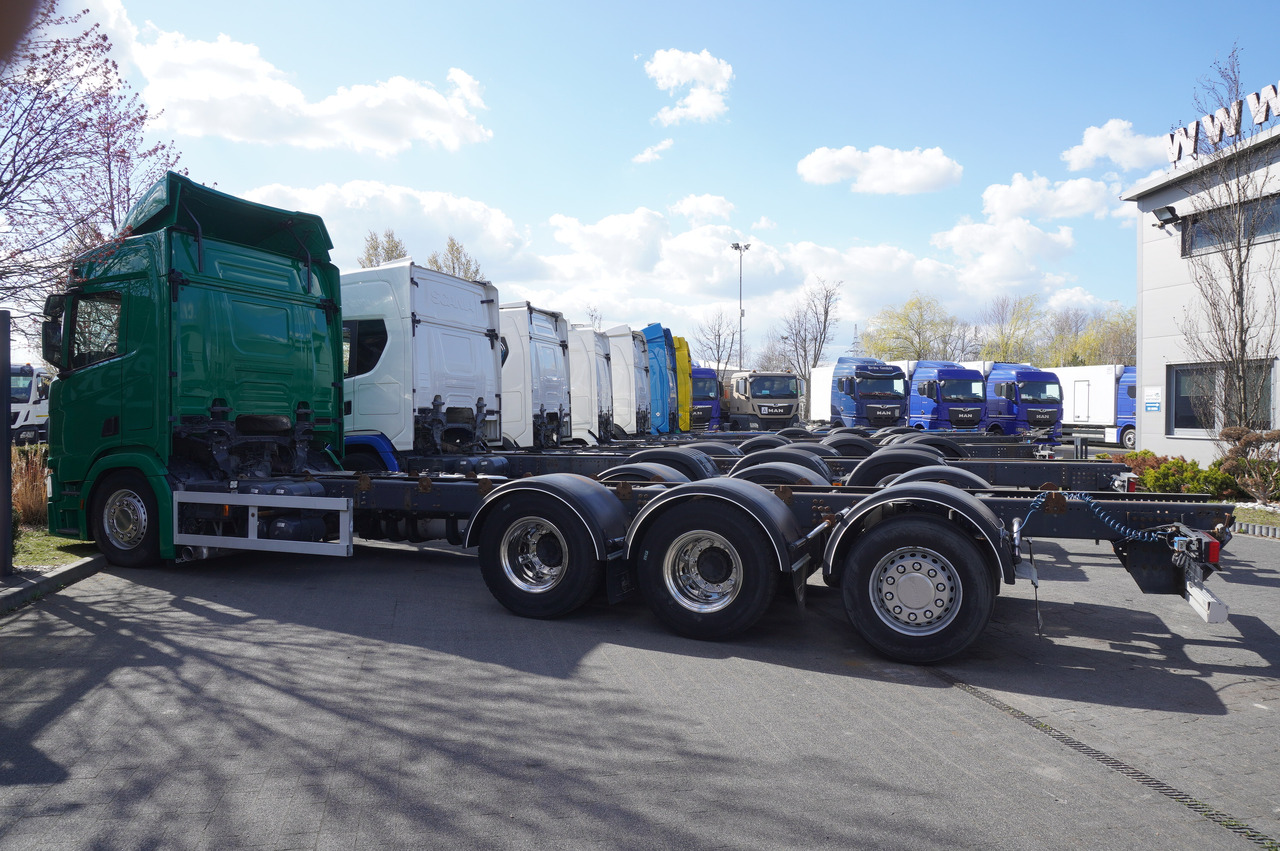 SCANIA R650 V8 / 650 HP/ frame 8.8 m / steered 4th axis / 20 units - Auto s hydraulickou rukou: obrázok 3 SCANIA R650 V8 / 650 HP/ frame 8.8 m / steered 4th axis / 20 units - Auto s hydraulickou rukou: obrázok 3