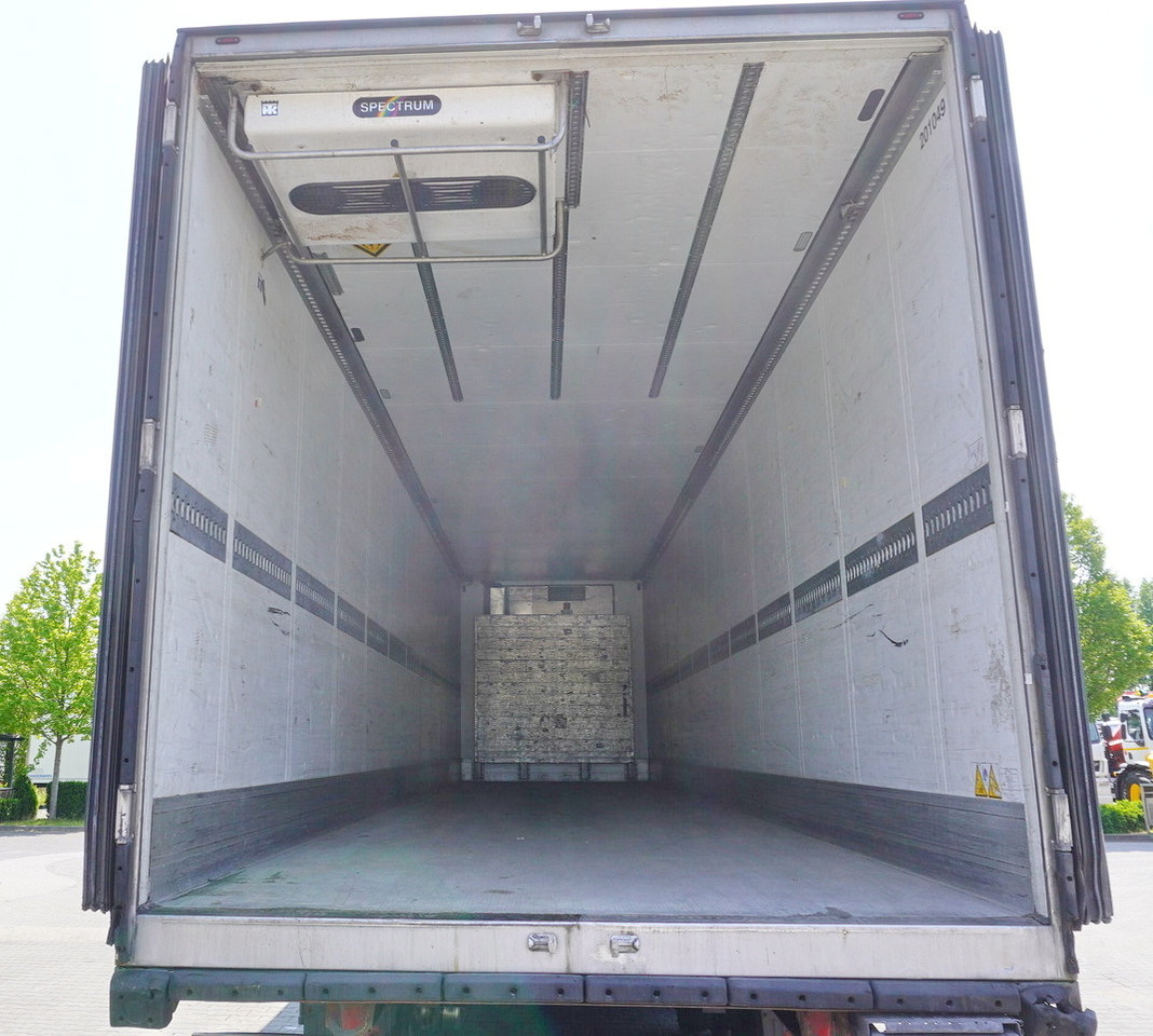 SCHMITZ refrigerated semi-trailer / Thermoking SLX E Spectrum 250 / Multitemperature - Náves chladírenské: obrázok 3 SCHMITZ refrigerated semi-trailer / Thermoking SLX E Spectrum 250 / Multitemperature - Náves chladírenské: obrázok 3