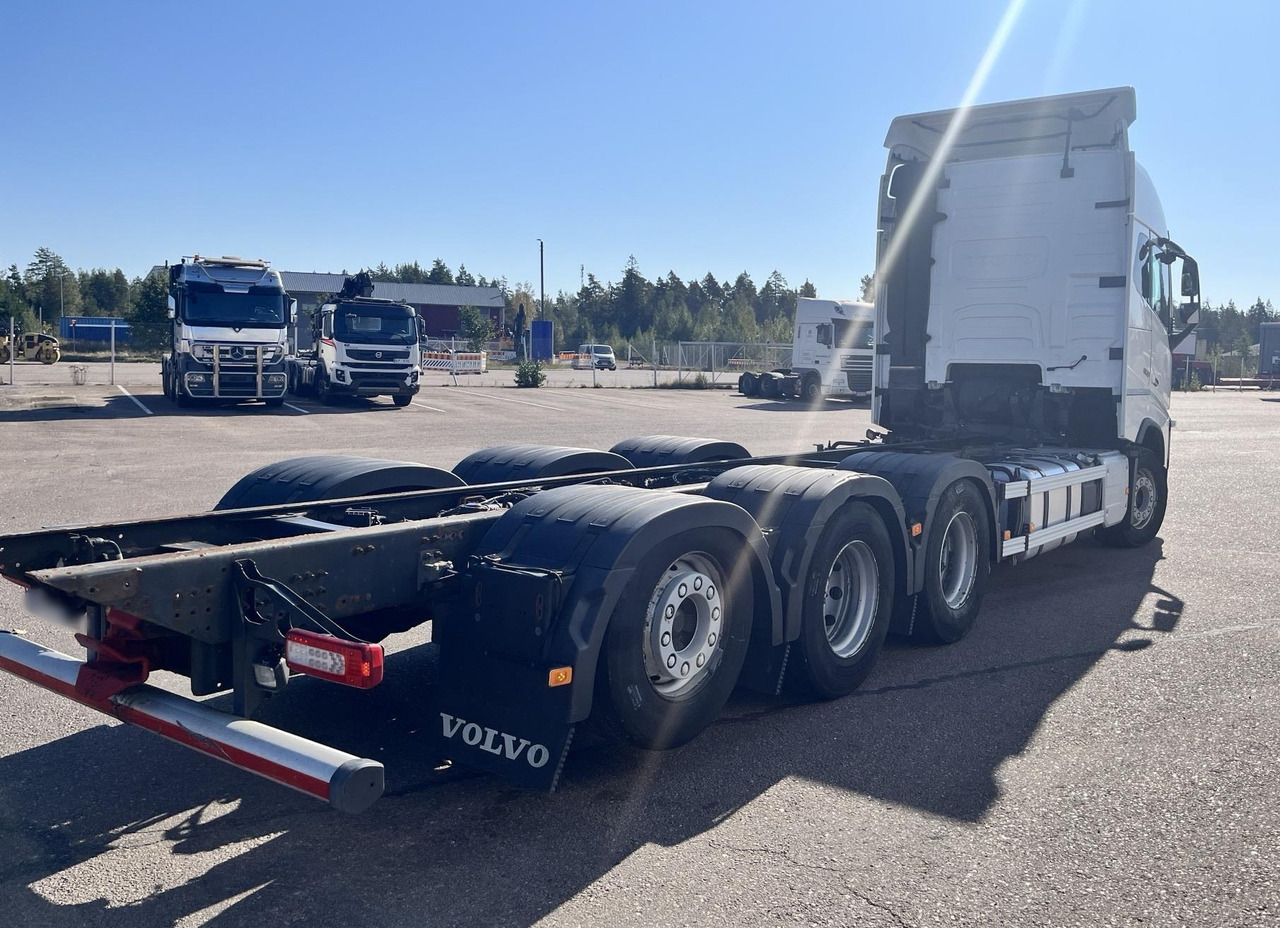 VOLVO FH 650 8x4 / Truck chassis / Sleeper cab - Auto s hydraulickou rukou: obrázok 3 VOLVO FH 650 8x4 / Truck chassis / Sleeper cab - Auto s hydraulickou rukou: obrázok 3