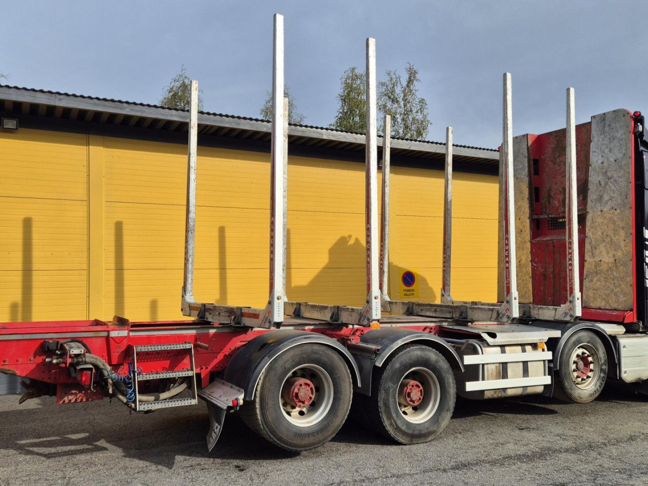 VOLVO FH 750 8x4 / 2 lifted axles / timber truck - Podvozek s kabinou: obrázok 4 VOLVO FH 750 8x4 / 2 lifted axles / timber truck - Podvozek s kabinou: obrázok 4