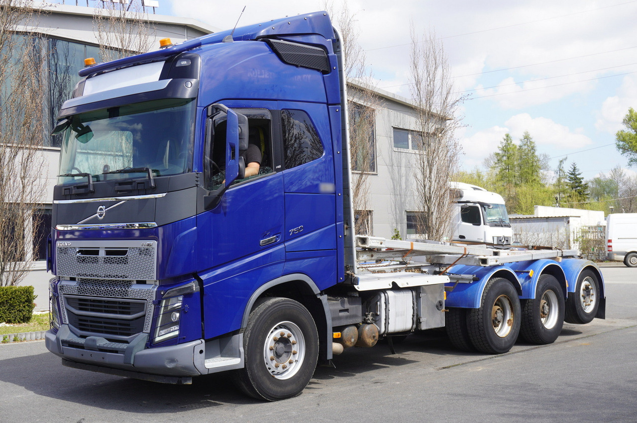 VOLVO FH16 750 8x4 / 750 HP! / 20 t load capacity / stanchion superstructure - Podvozek s kabinou: obrázok 1 VOLVO FH16 750 8x4 / 750 HP! / 20 t load capacity / stanchion superstructure - Podvozek s kabinou: obrázok 1