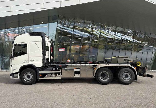 VOLVO FM 460 6X2*4 / HIAB ULT21S61 hooklift / 50 tho. km! / 2022 - Hákový nosič kontajnerov: obrázok 3 VOLVO FM 460 6X2*4 / HIAB ULT21S61 hooklift / 50 tho. km! / 2022 - Hákový nosič kontajnerov: obrázok 3